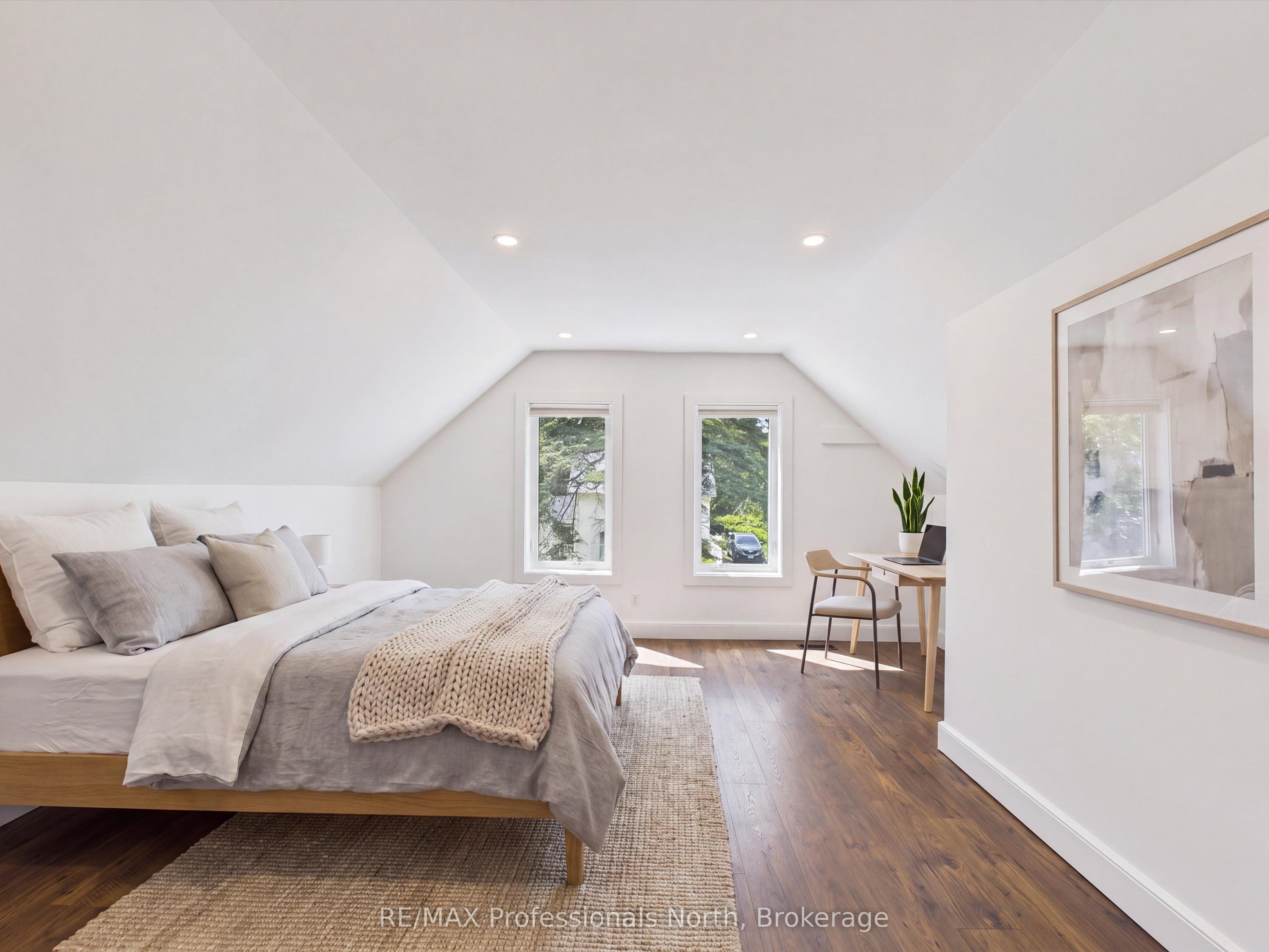 3 Spadina Avenue Property Photo 17