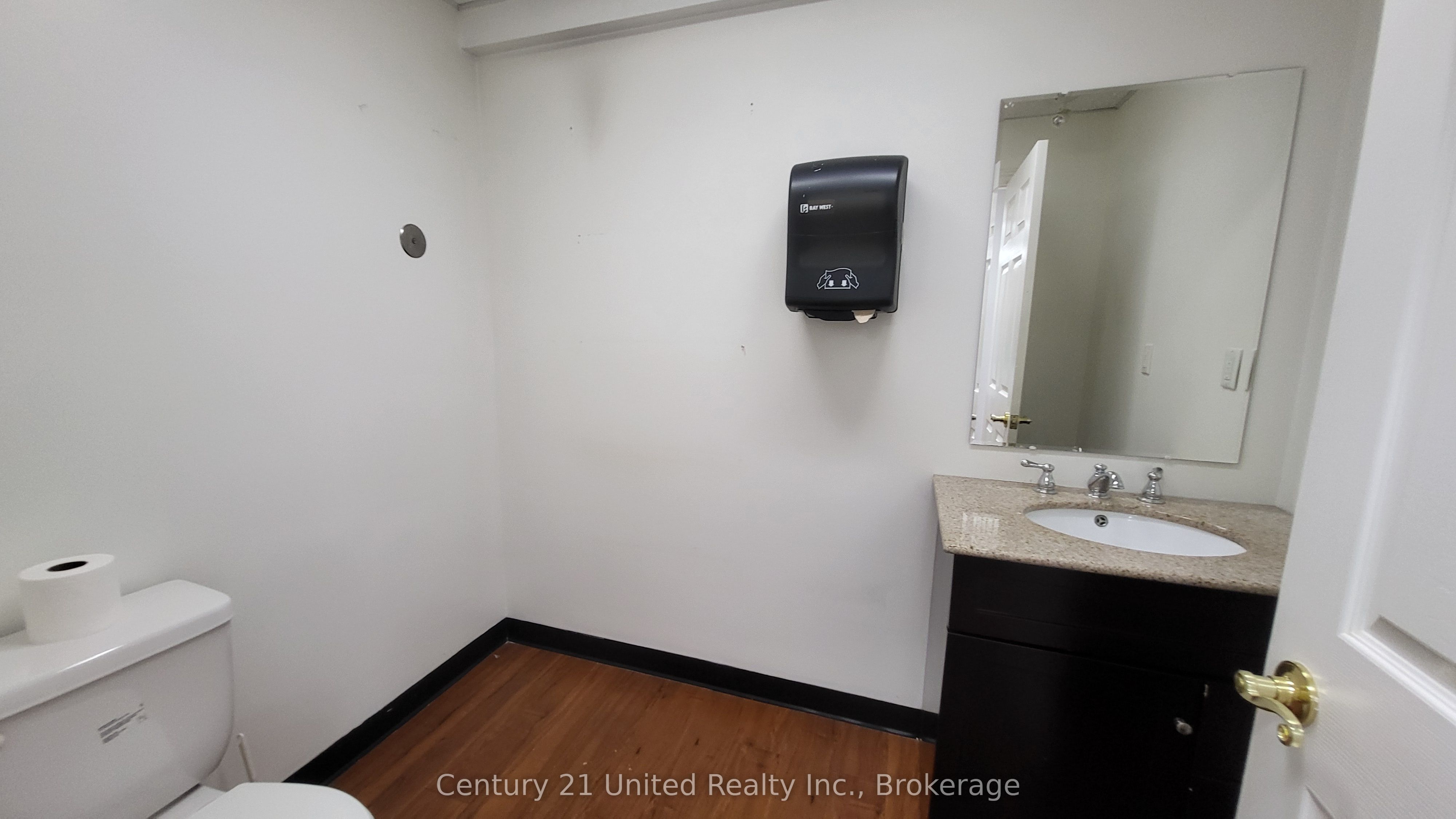 80 Hunter Street E Property Photo 9