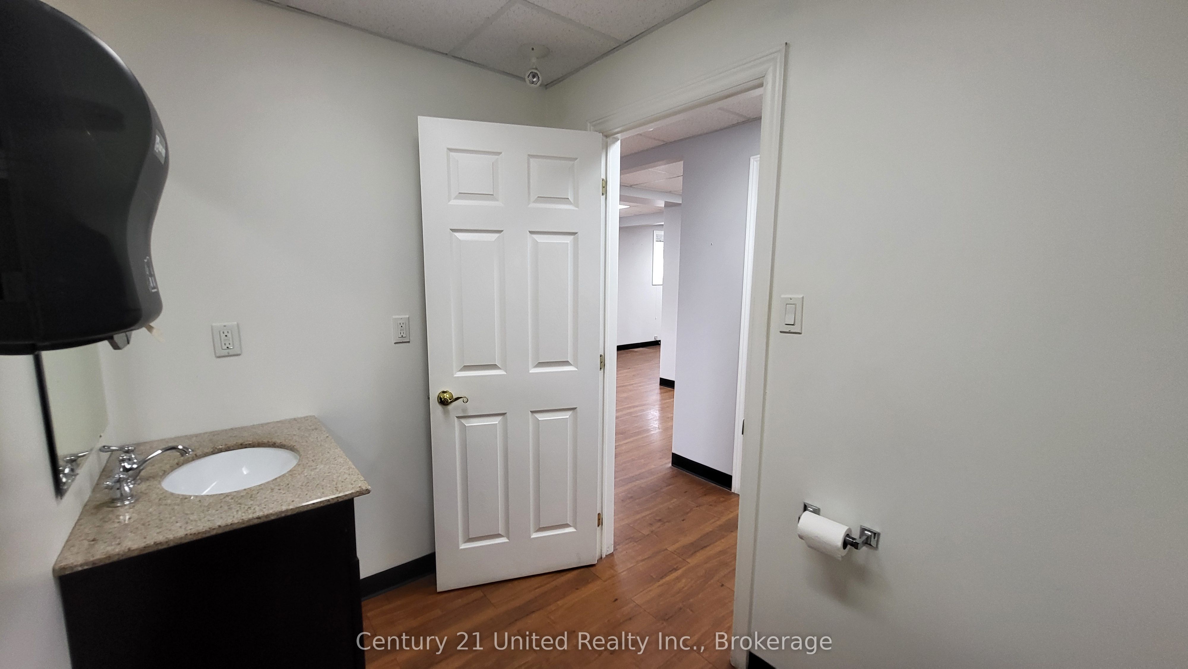80 Hunter Street E Property Photo 10