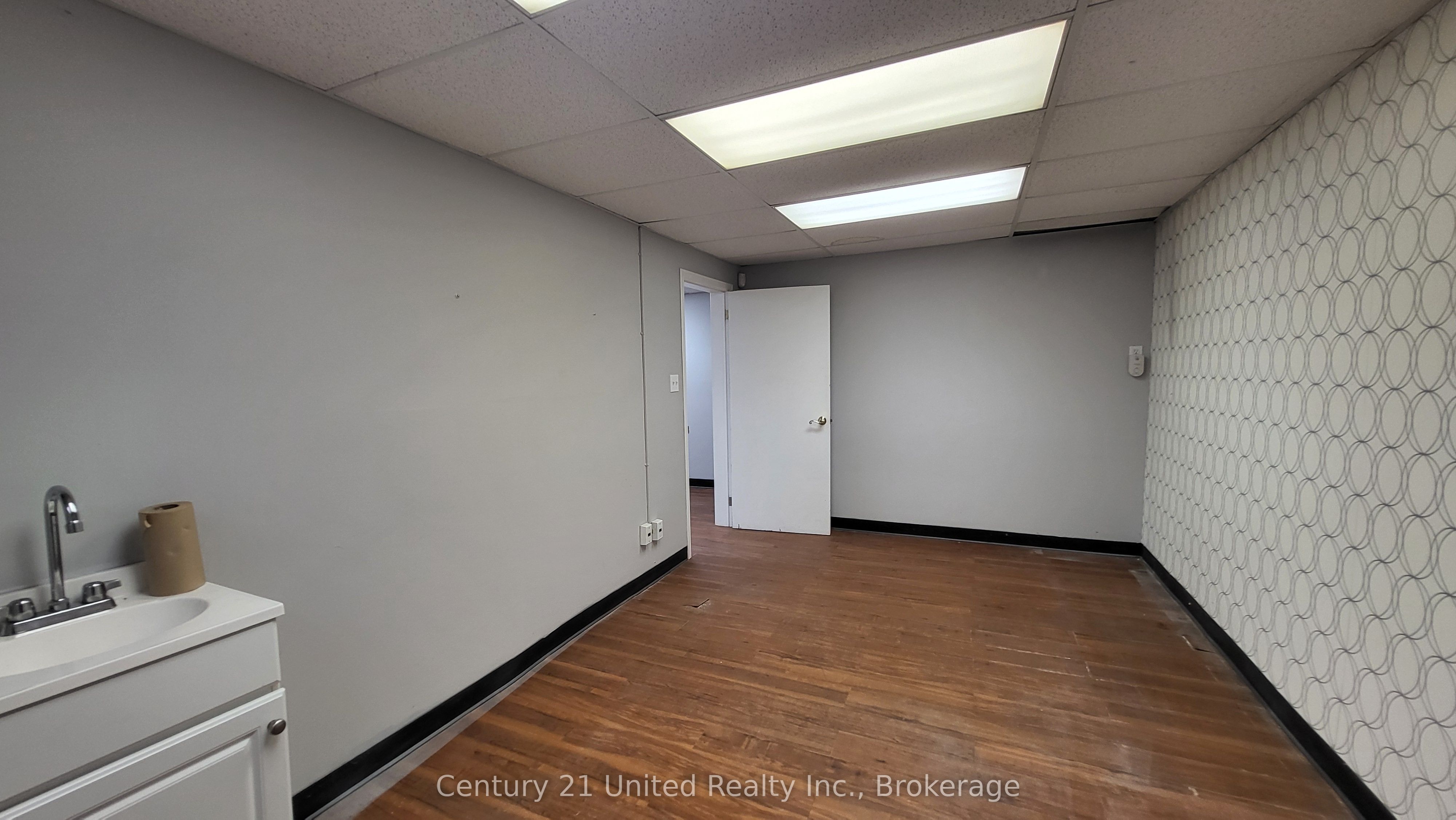 80 Hunter Street E Property Photo 16
