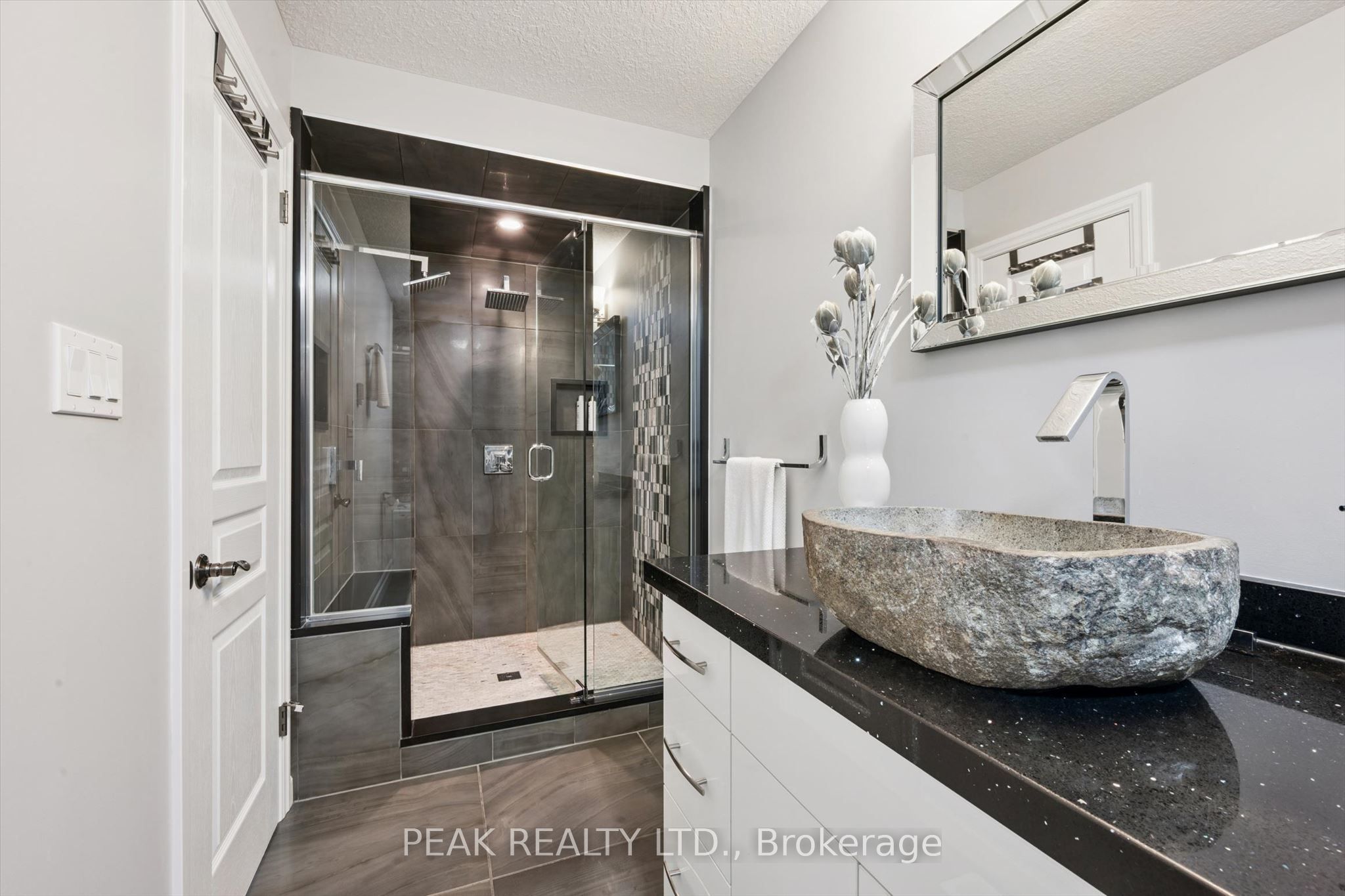 111 Oak Park Drive Property Photo 18