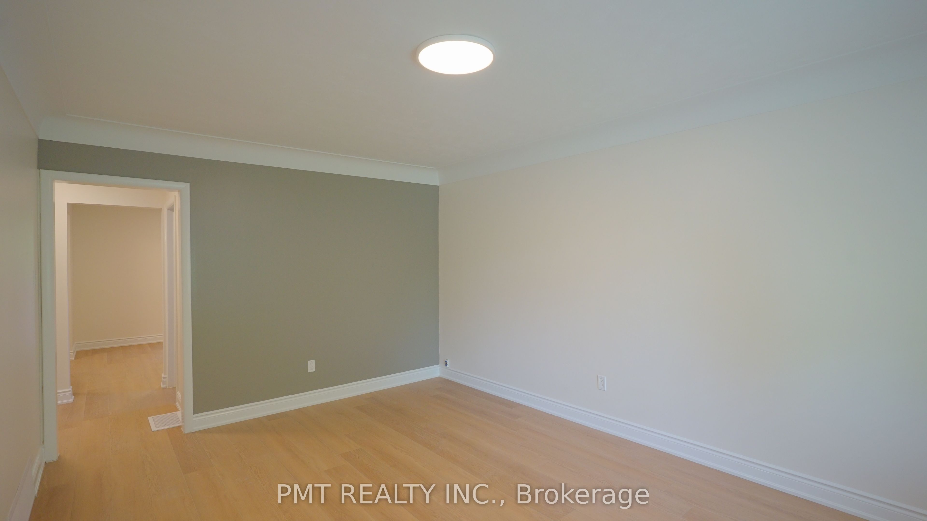 143 Elgin Crescent Property Photo 5