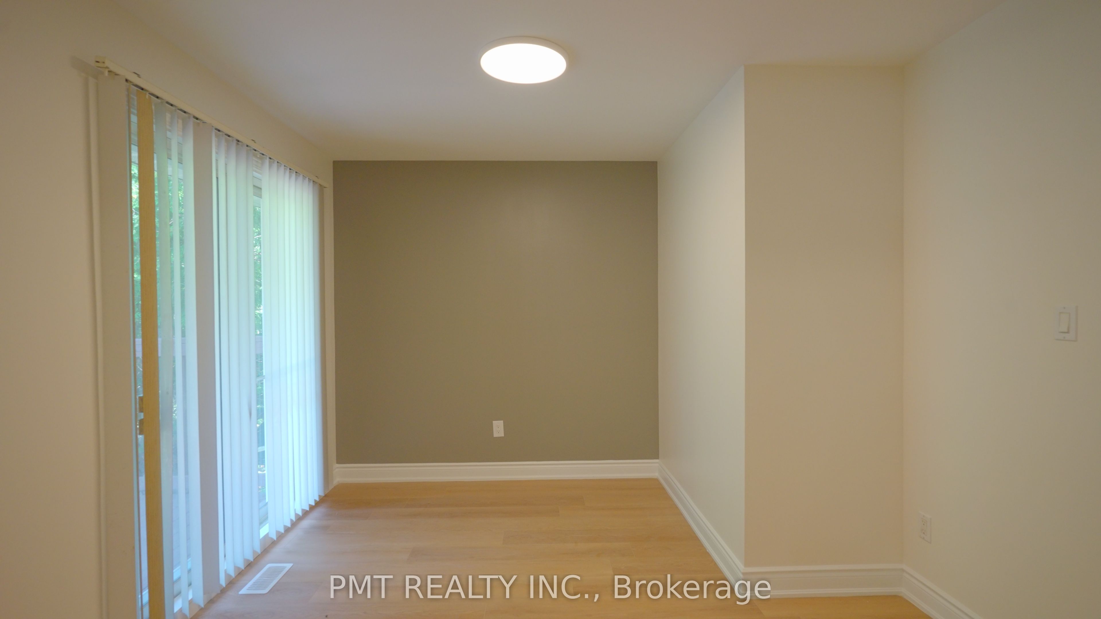 143 Elgin Crescent Property Photo 6