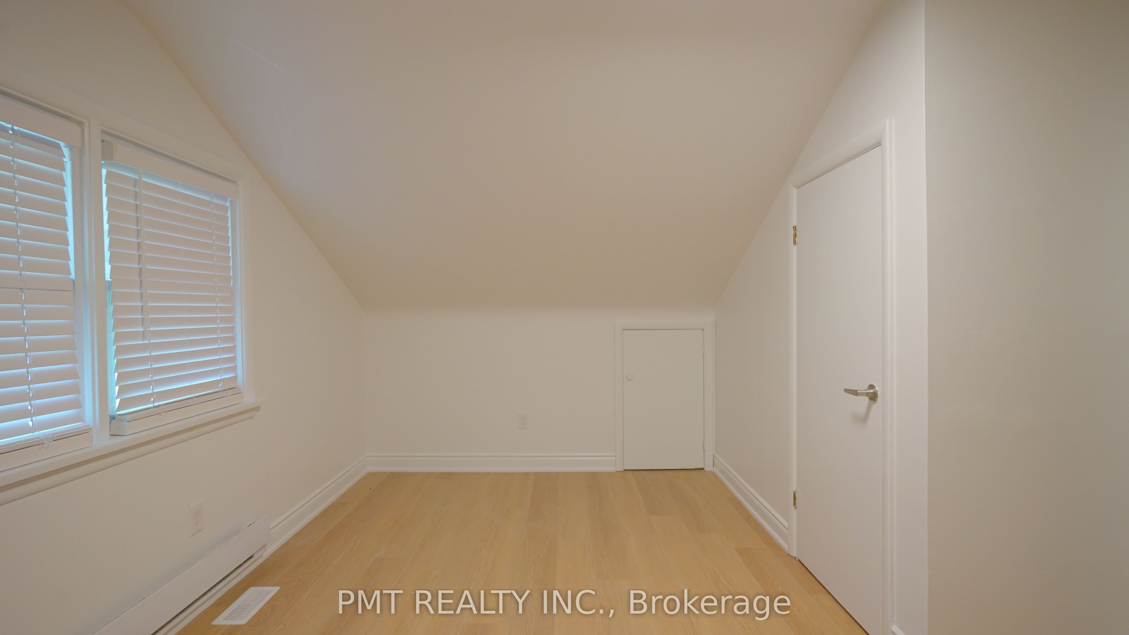 143 Elgin Crescent Property Photo 10