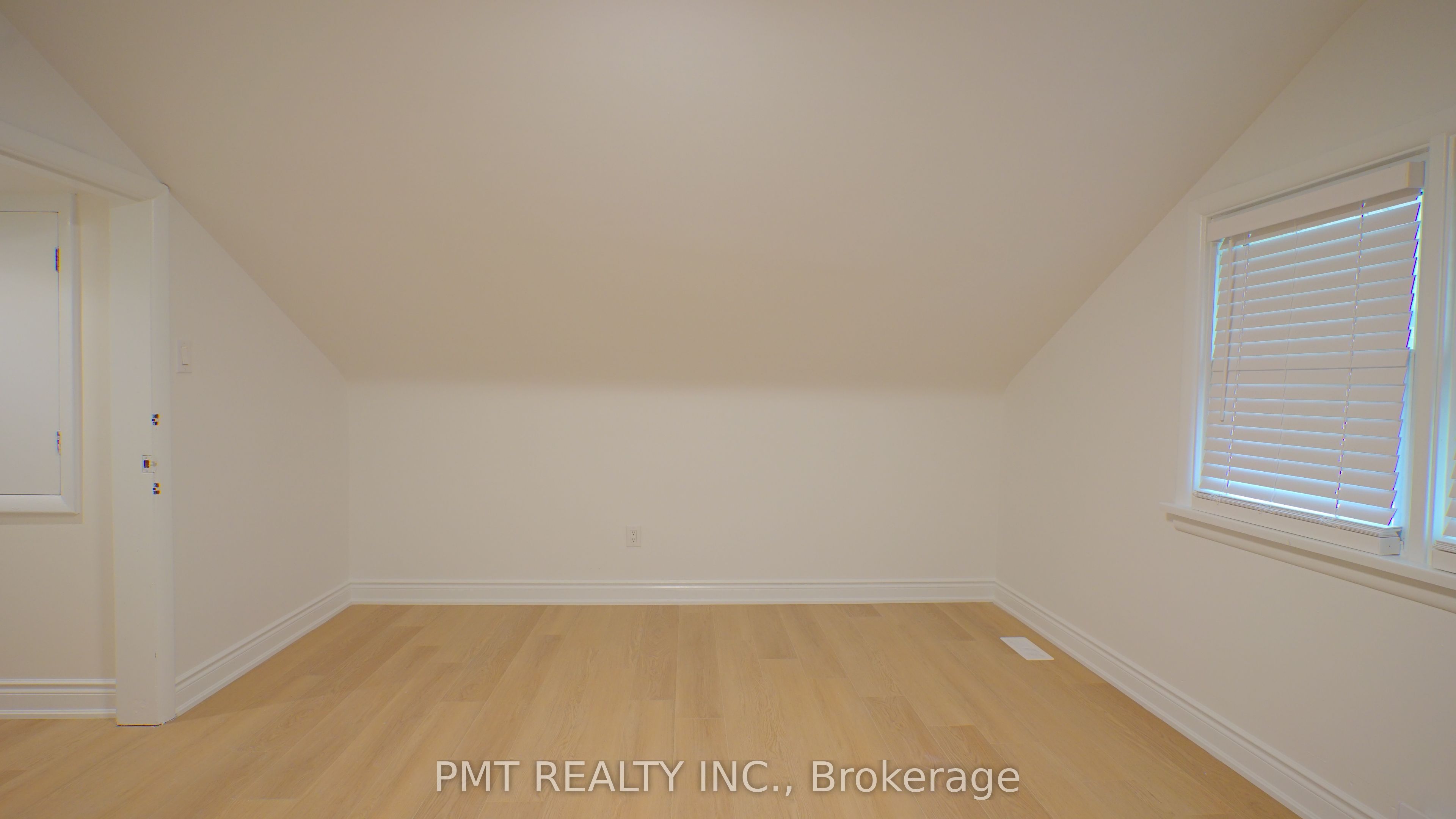 143 Elgin Crescent Property Photo 11
