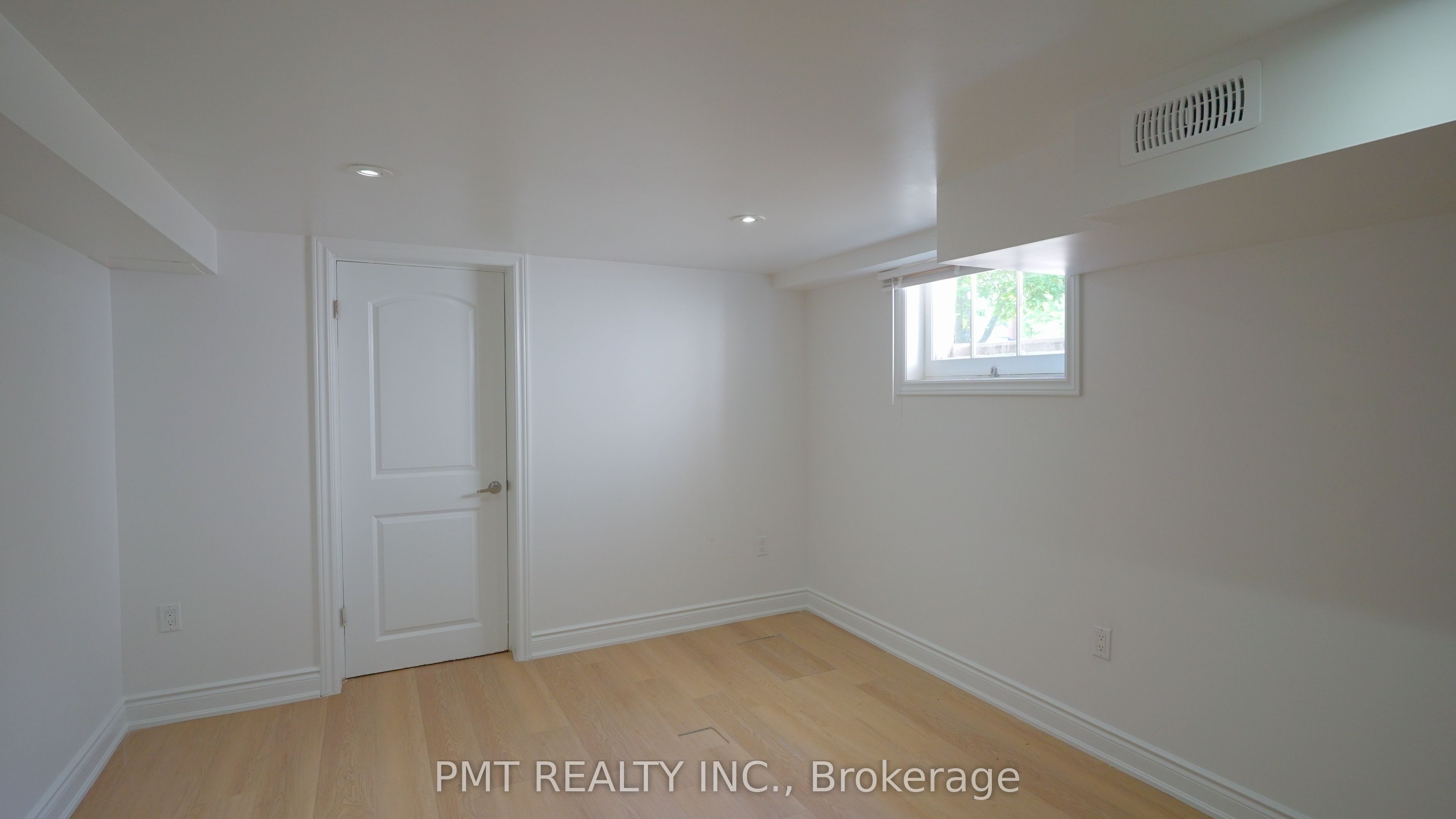 143 Elgin Crescent Property Photo 14