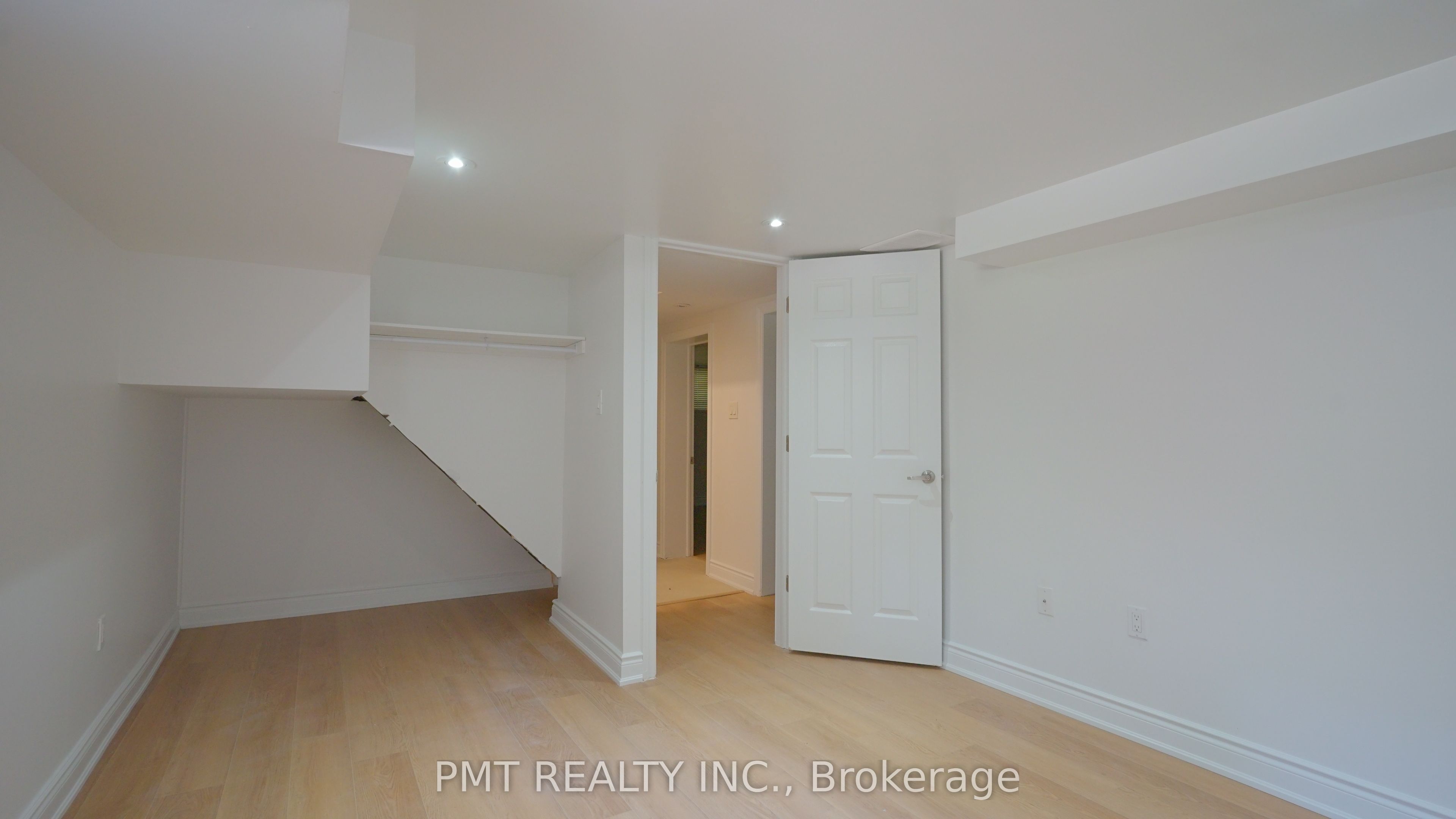 143 Elgin Crescent Property Photo 15