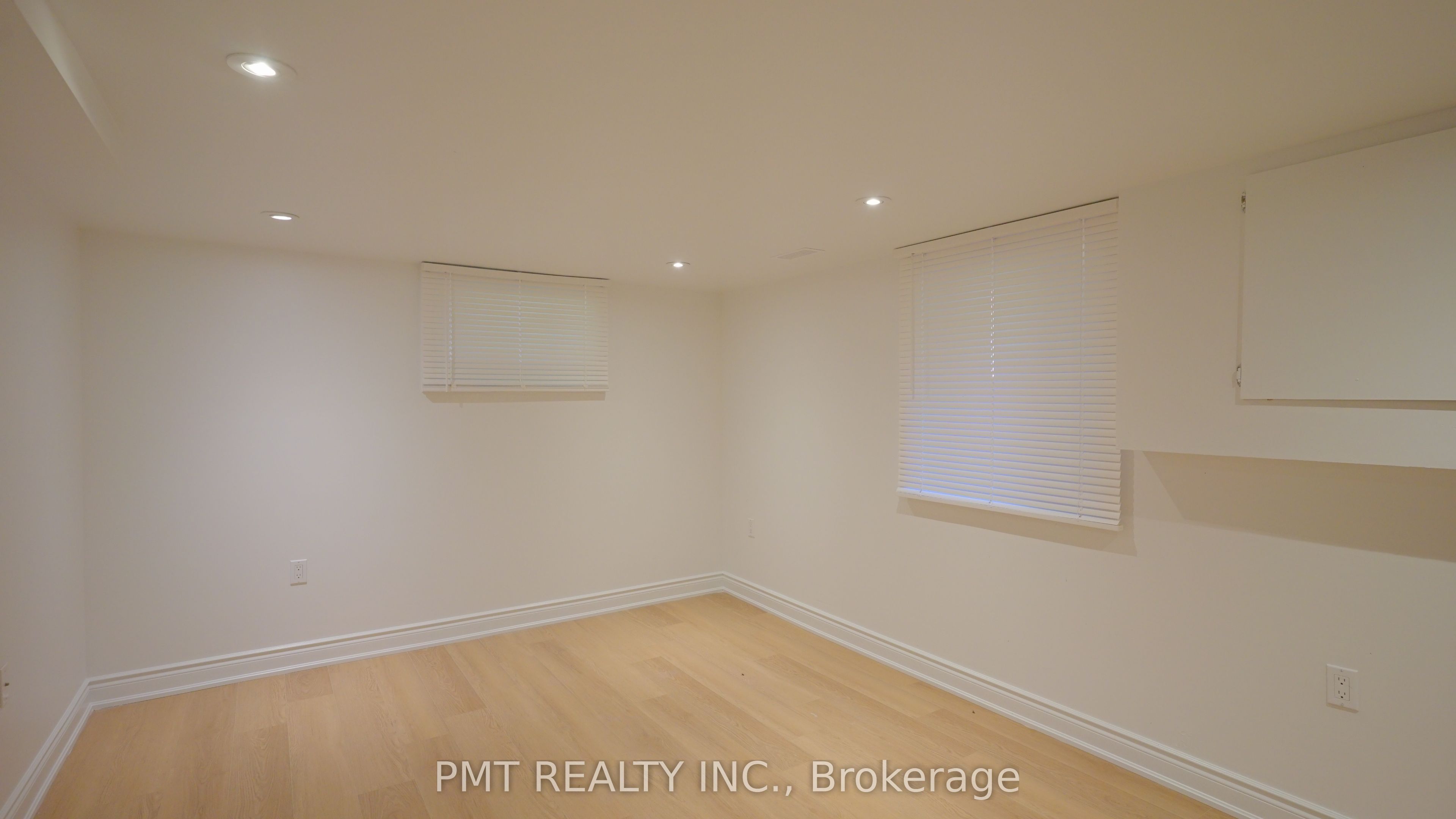143 Elgin Crescent Property Photo 16