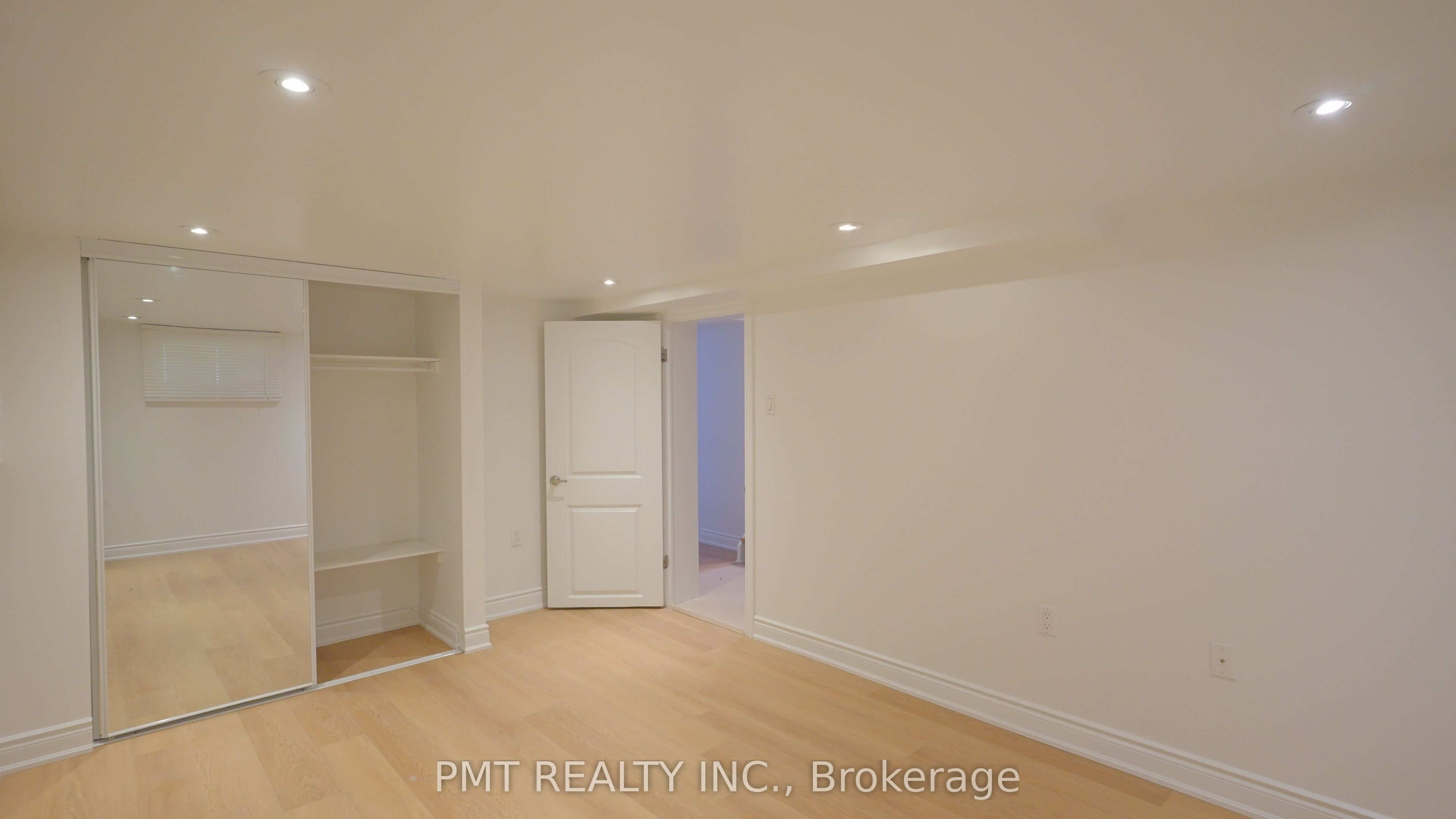 143 Elgin Crescent Property Photo 17