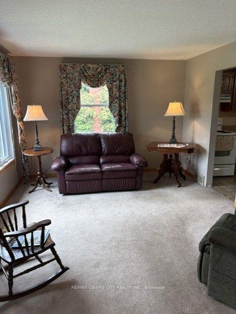 28 Dieppe Drive Property Photo 4