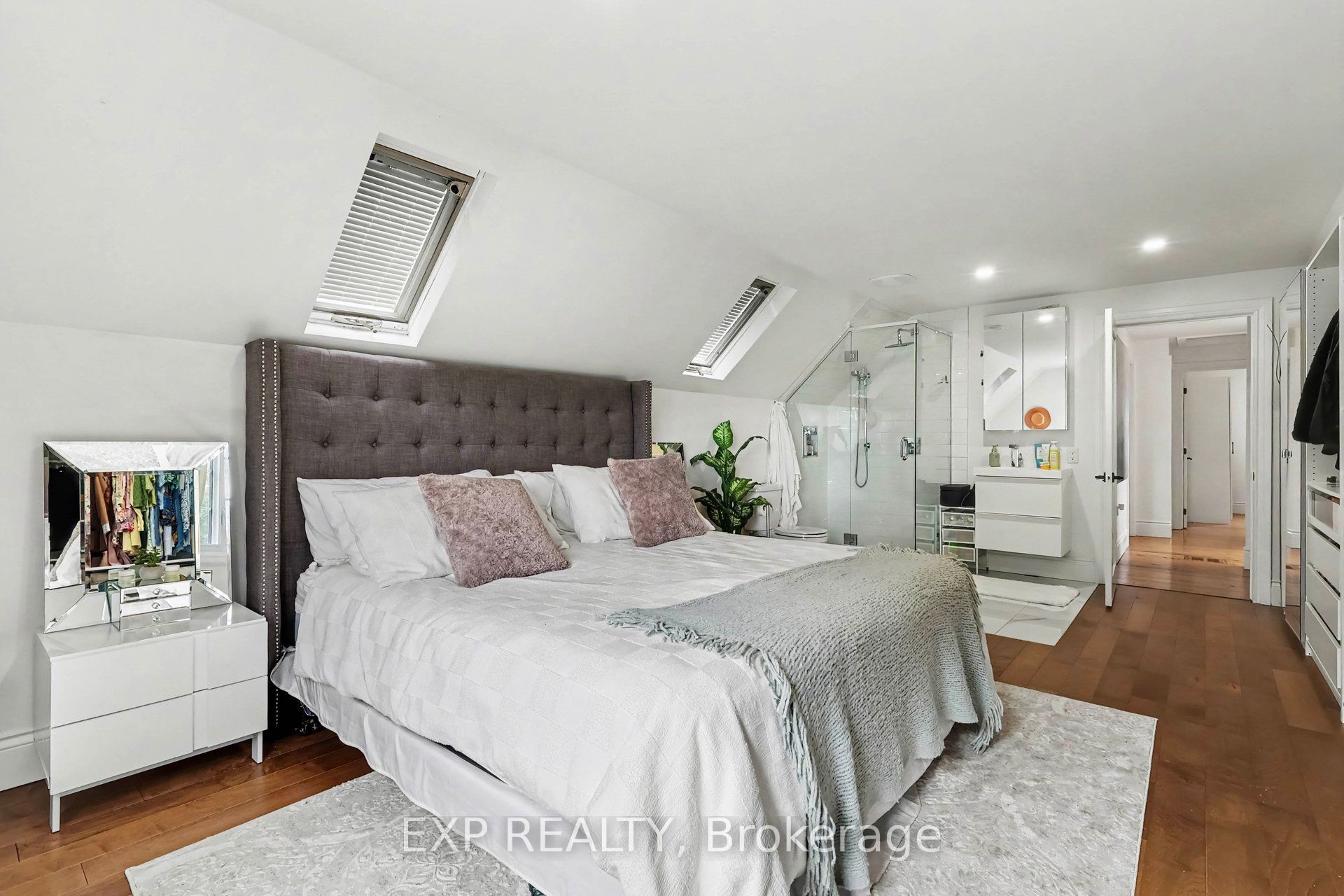 40 Epworth Avenue Property Photo 21