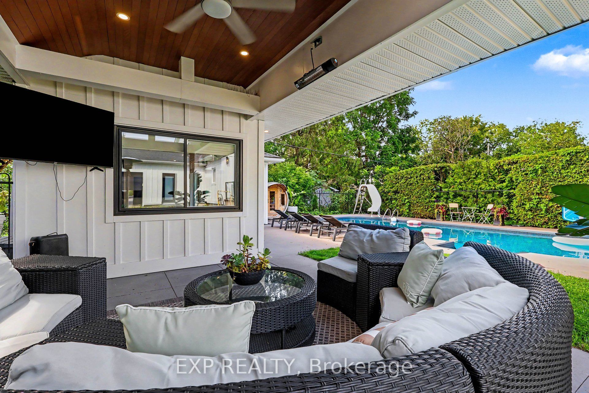 40 Epworth Avenue Property Photo 34