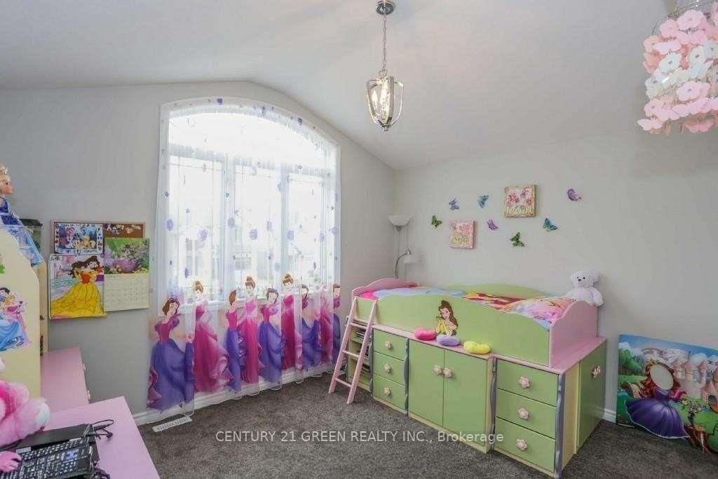 1221 Gough Road Upper Level Property Photo 13