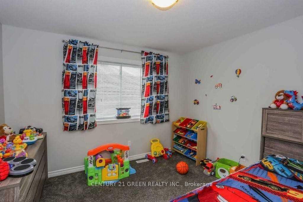 1221 Gough Road Upper Level Property Photo 14