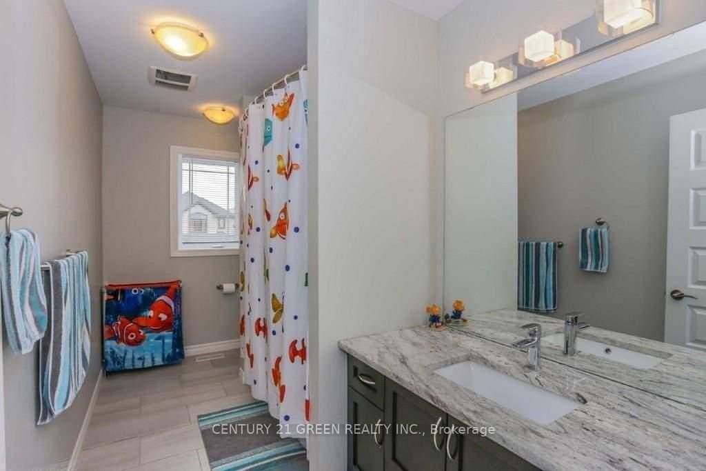 1221 Gough Road Upper Level Property Photo 15