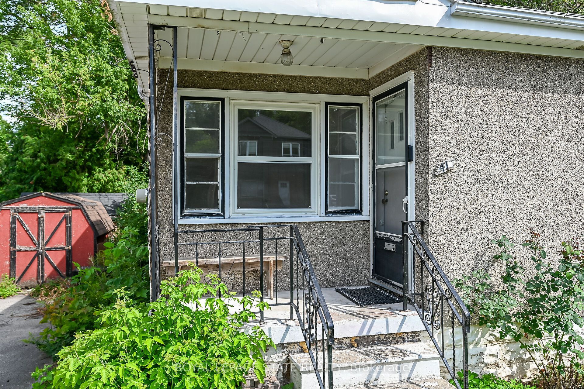 47 Broadway Avenue Property Photo 4