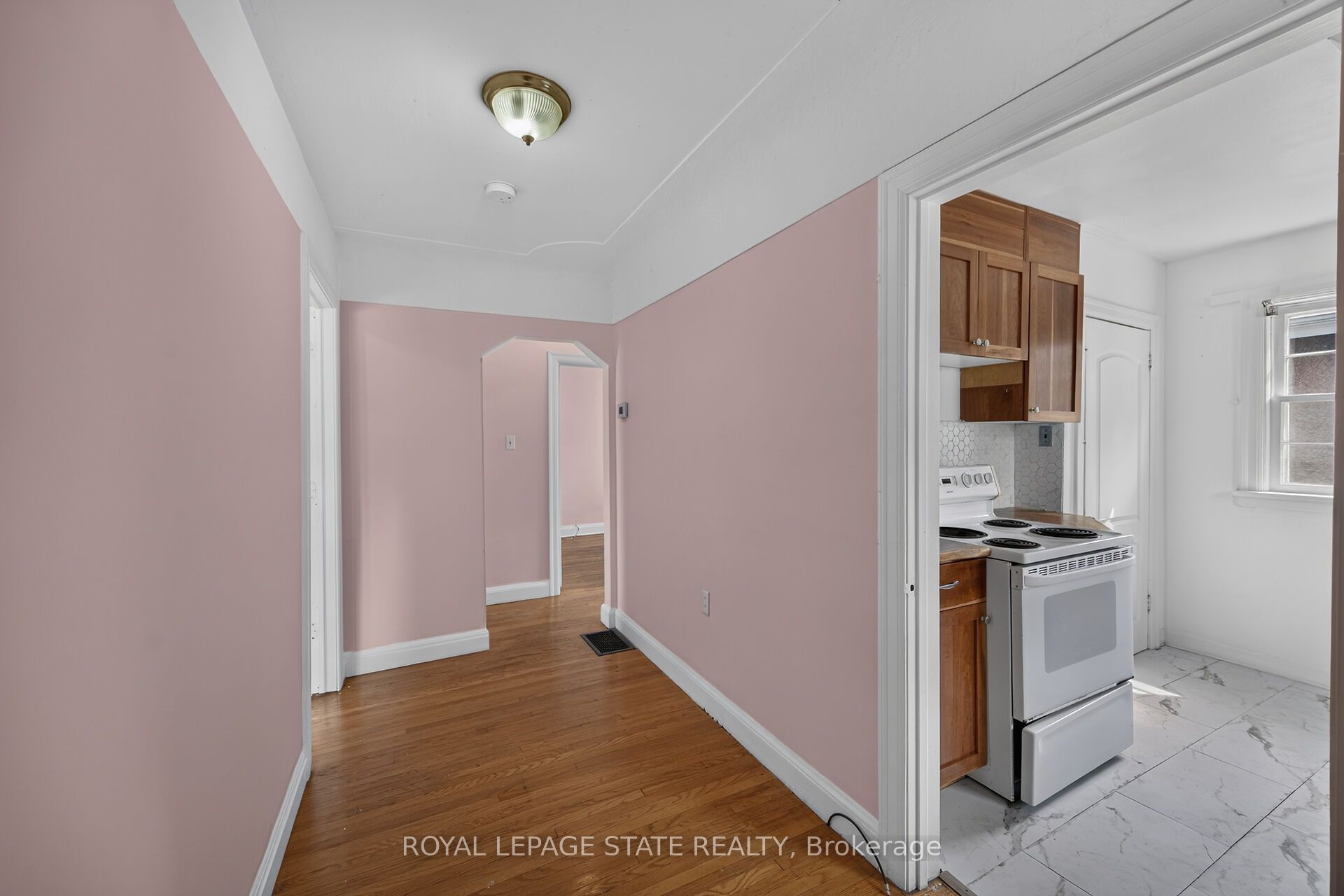 47 Broadway Avenue Property Photo 5