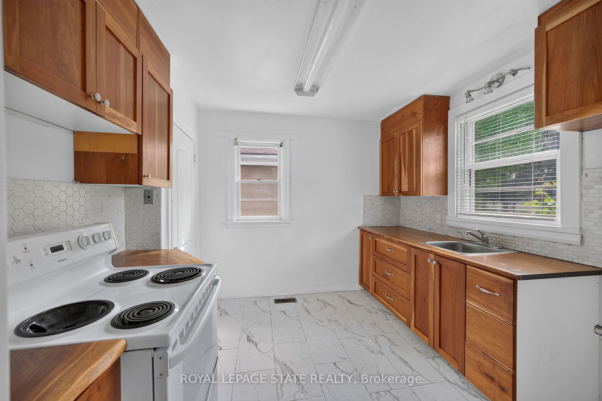 47 Broadway Avenue Property Photo 8