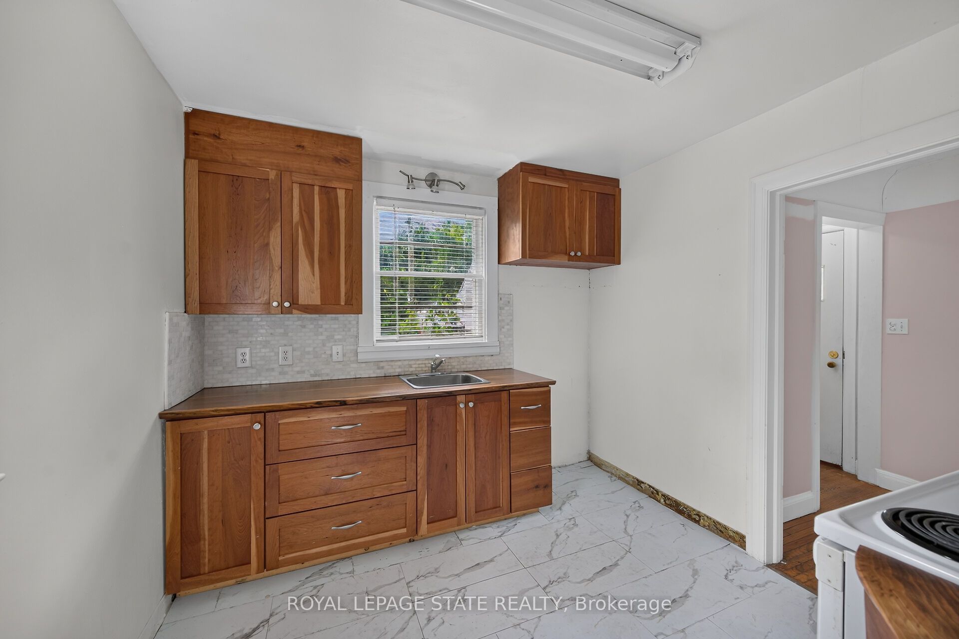 47 Broadway Avenue Property Photo 10