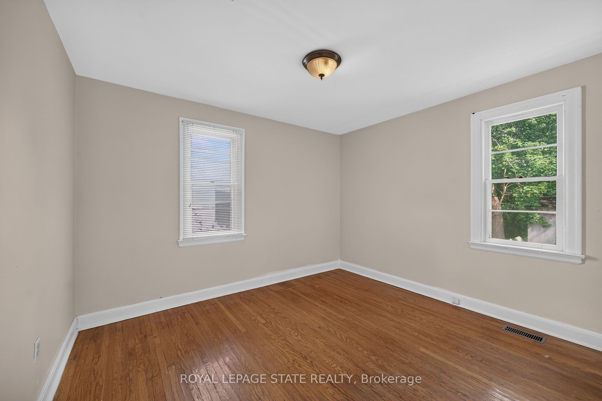 47 Broadway Avenue Property Photo 15