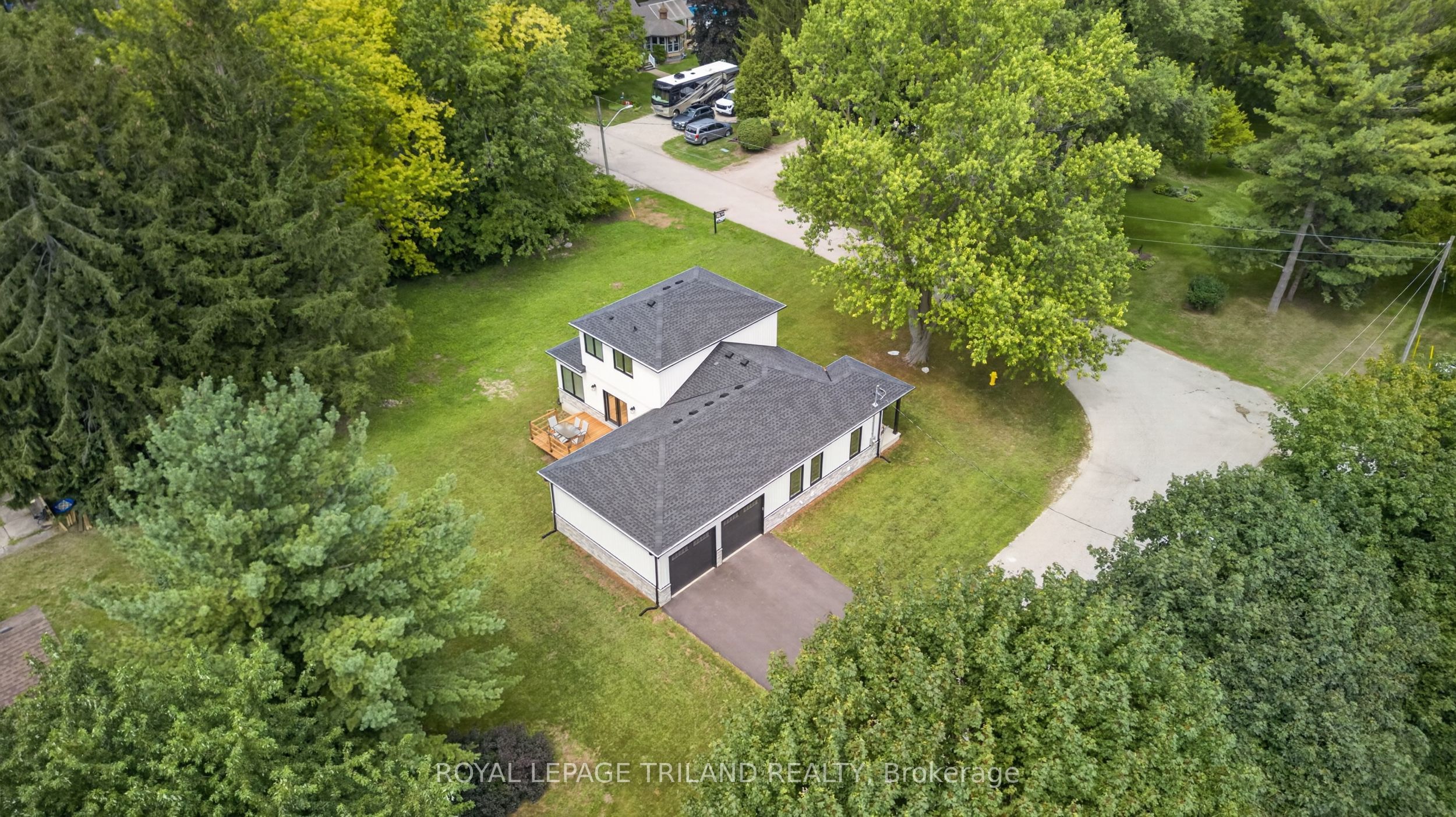 4397 Mill Crescent Property Photo 4