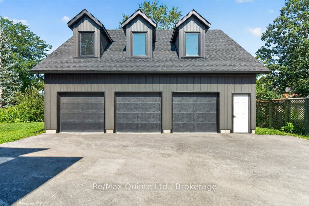 221 Albert Street Property Photo 4