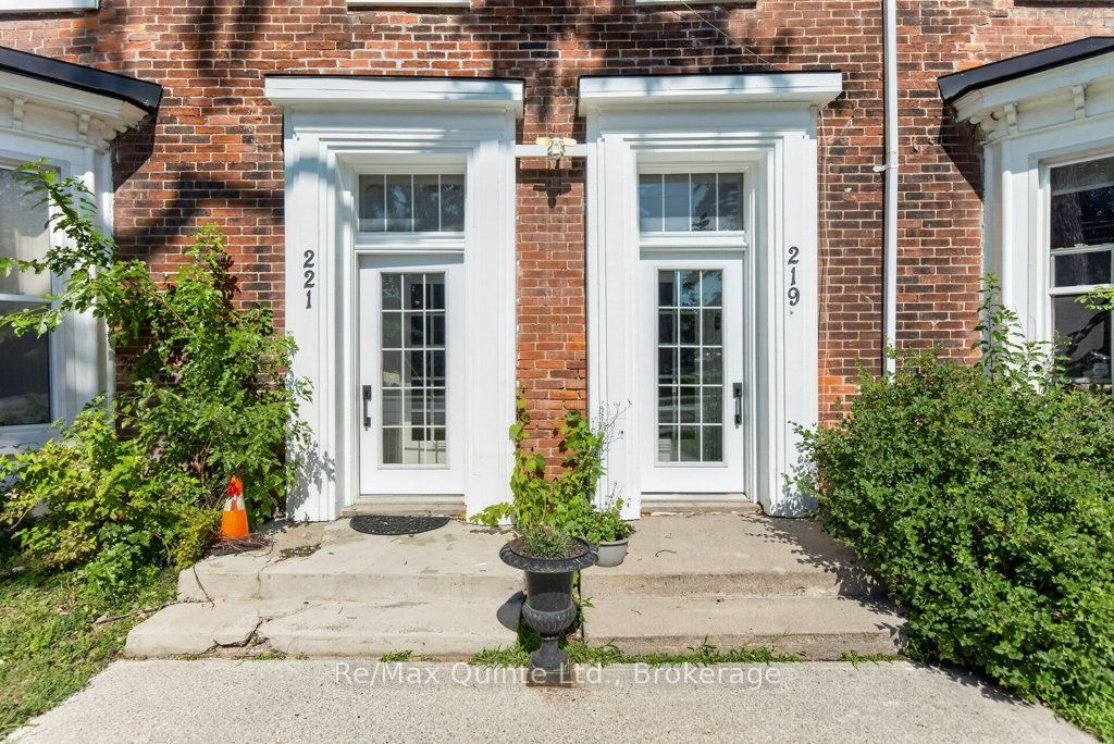 221 Albert Street Property Photo 5