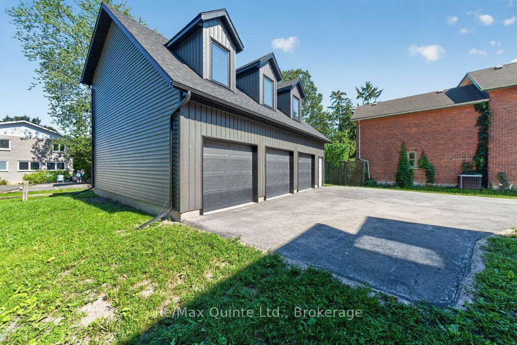 221 Albert Street Property Photo 29