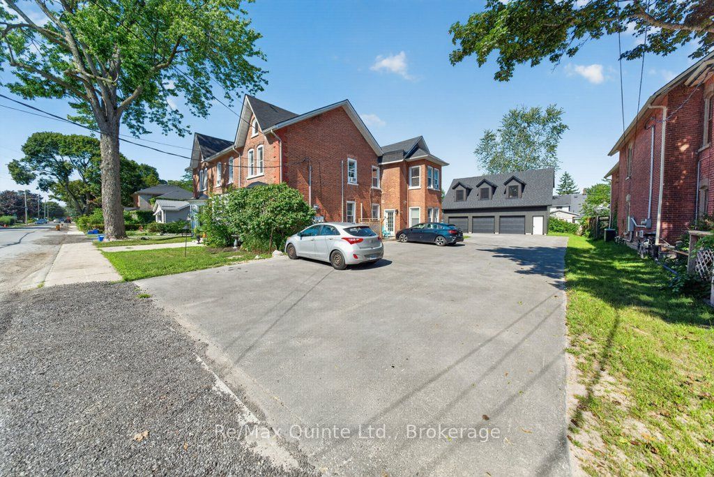 221 Albert Street Property Photo 35