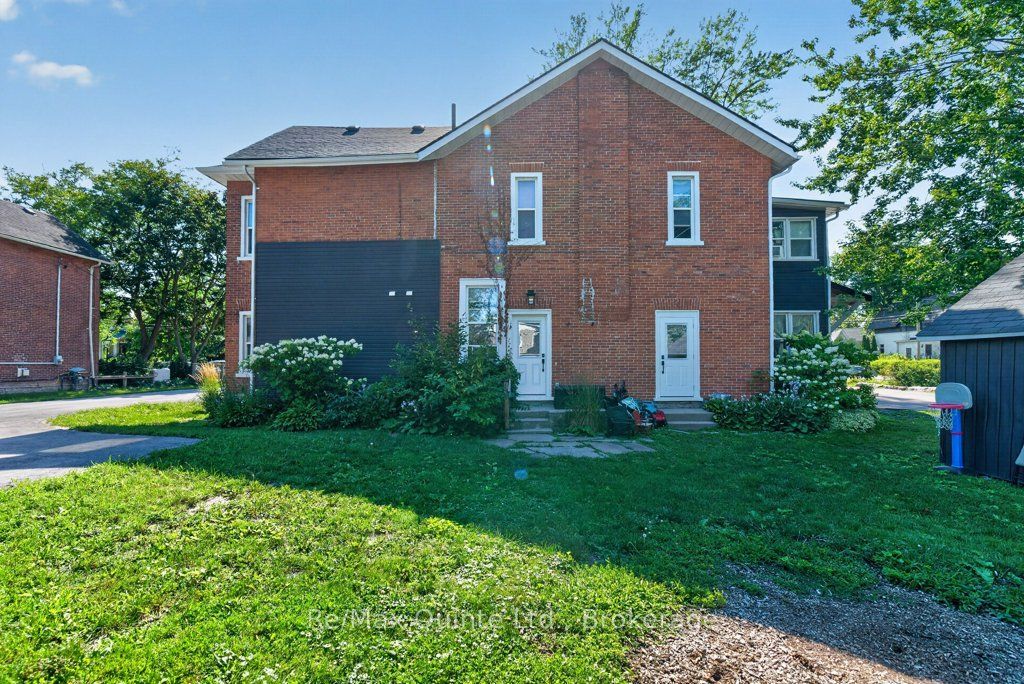221 Albert Street Property Photo 37