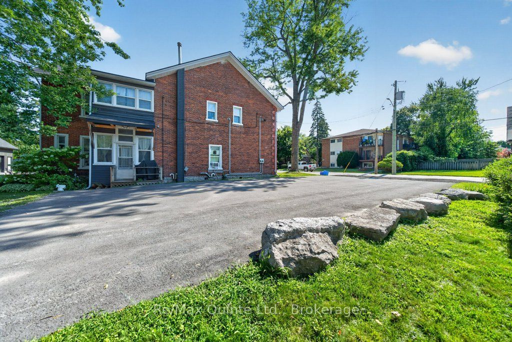 221 Albert Street Property Photo 39