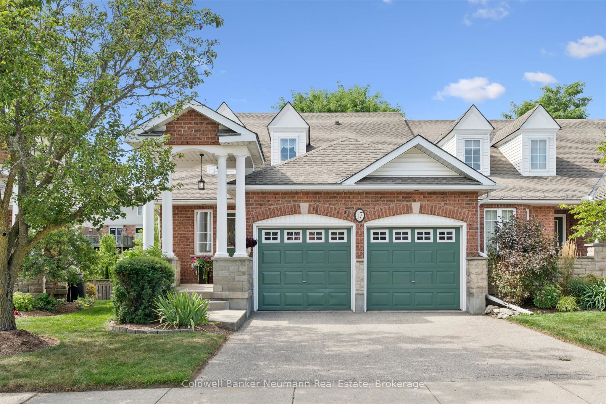 17 Somerset Glen Property Photo 1