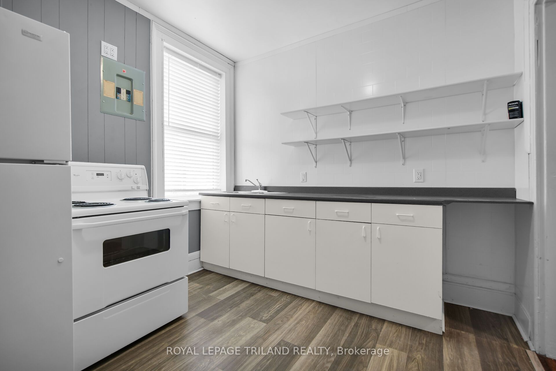 122 Centre Street 2 Property Photo 4