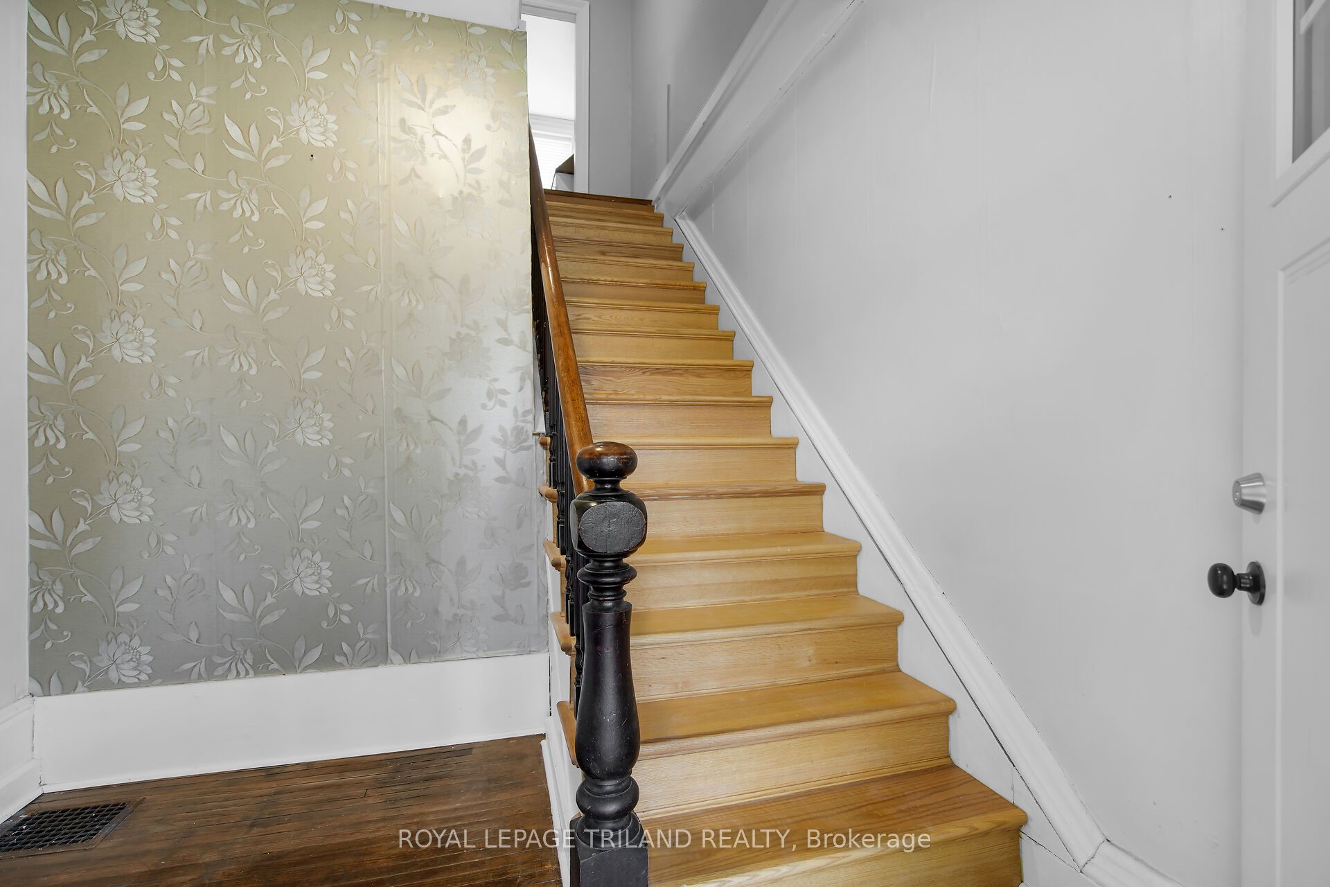 122 Centre Street 2 Property Photo 11