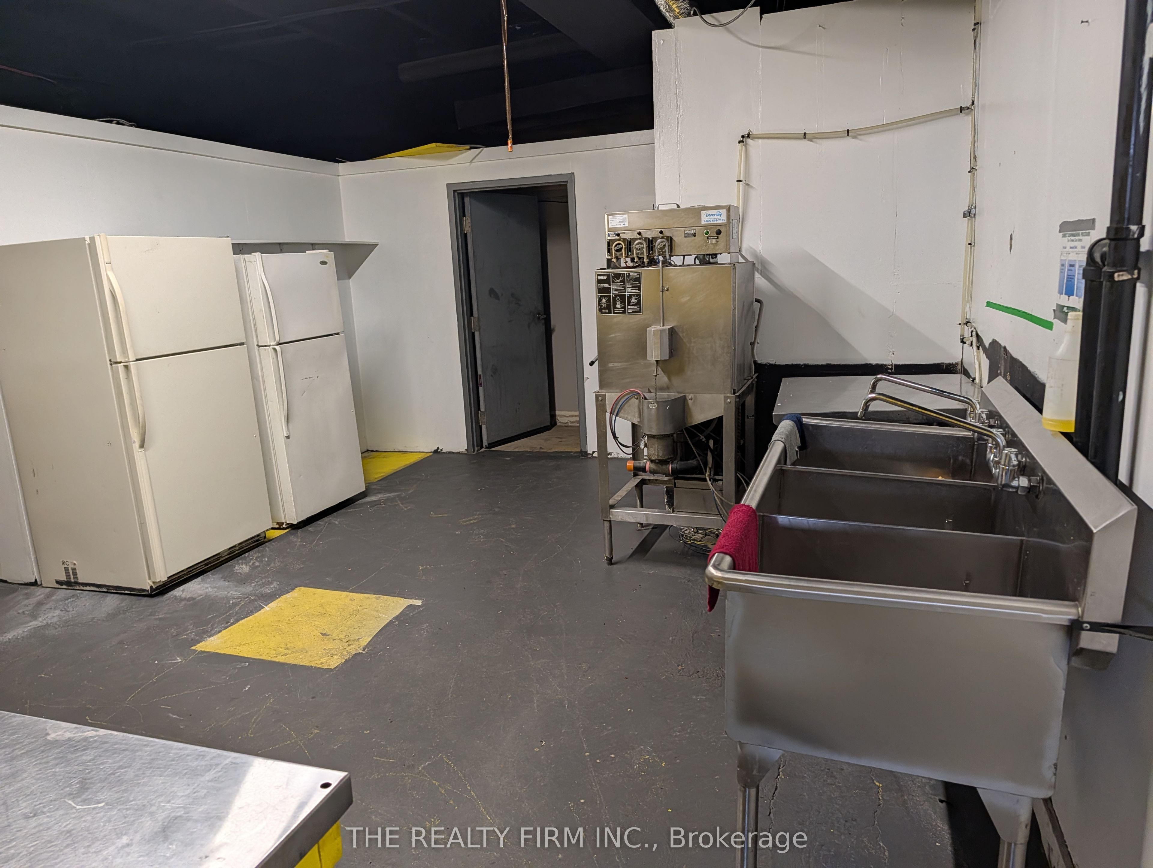 609 Dundas Street A Property Photo 4