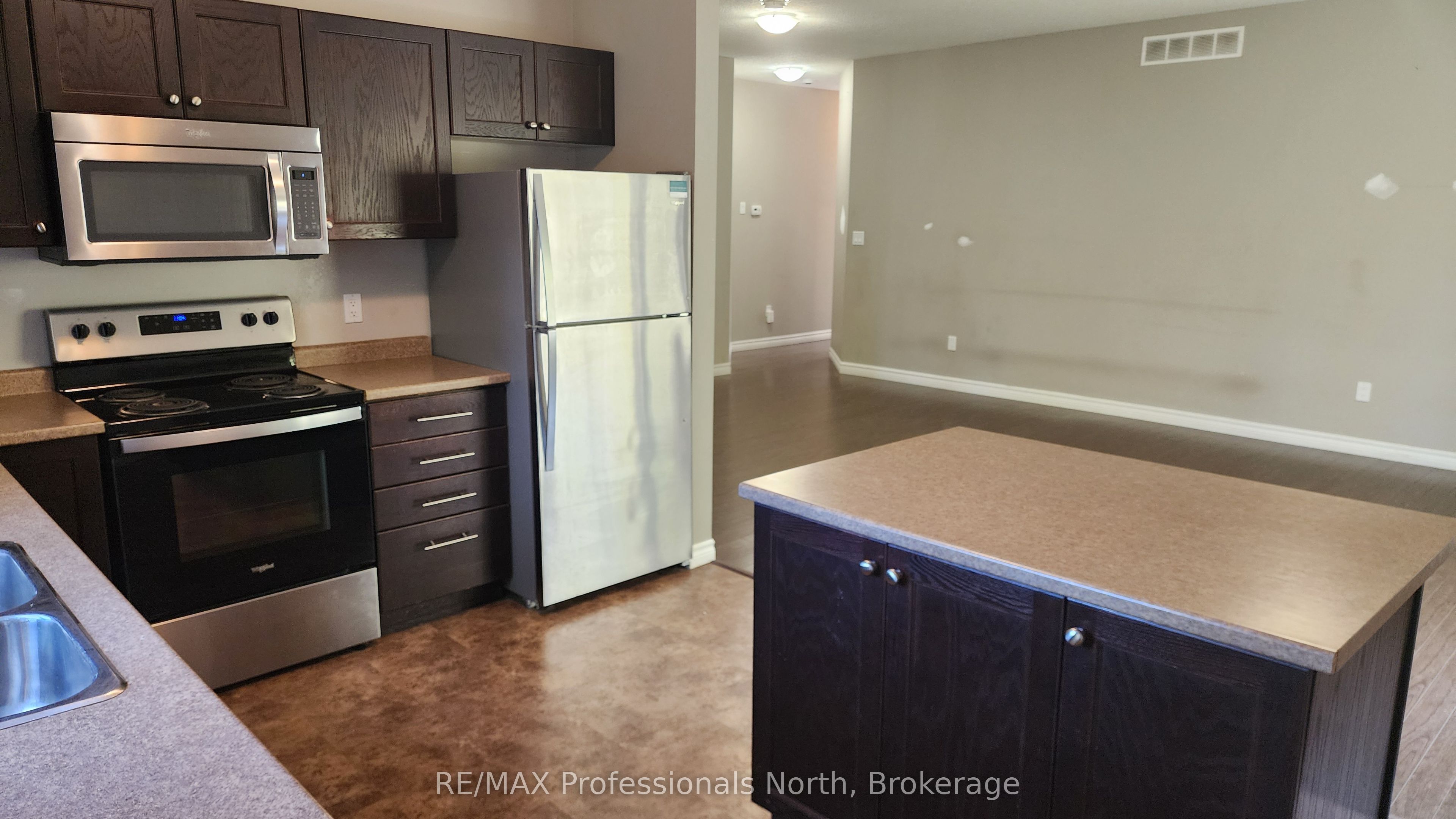 5 Greaves Avenue Property Photo 11