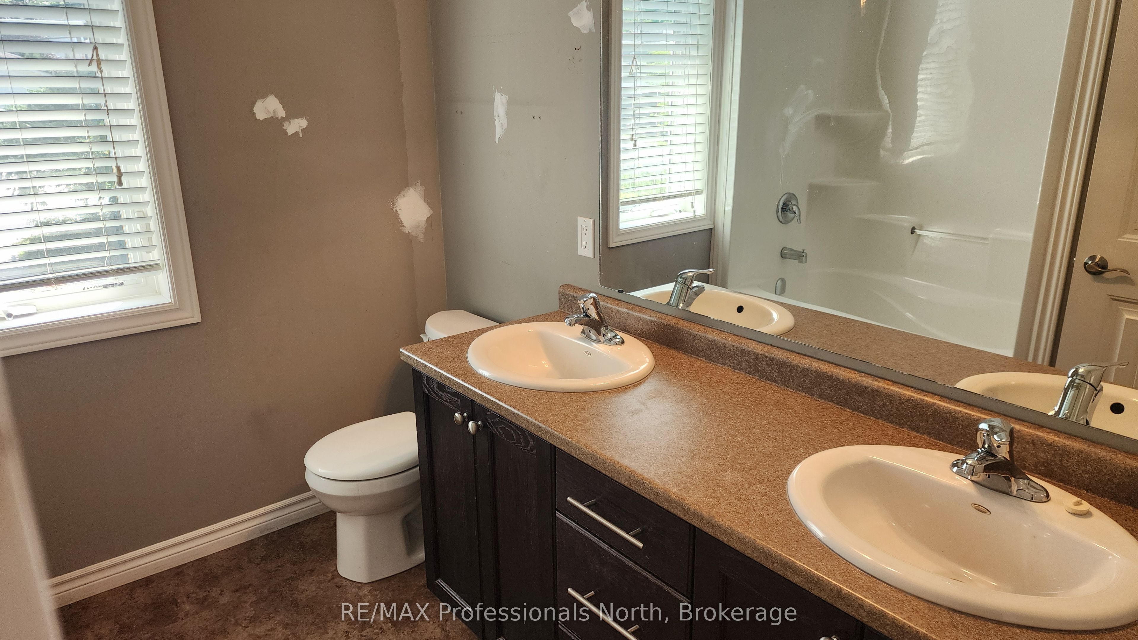 5 Greaves Avenue Property Photo 15