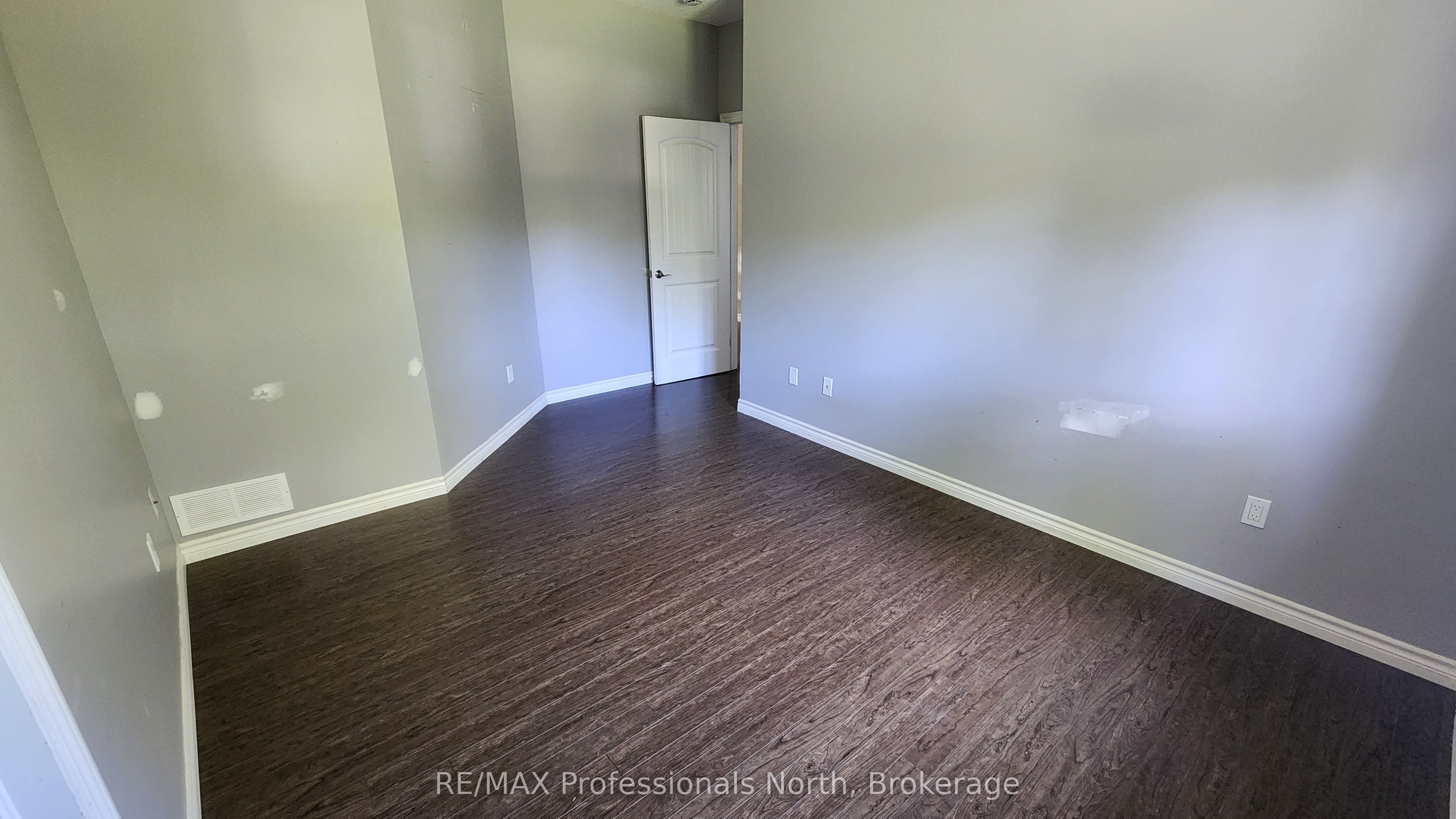 5 Greaves Avenue Property Photo 18