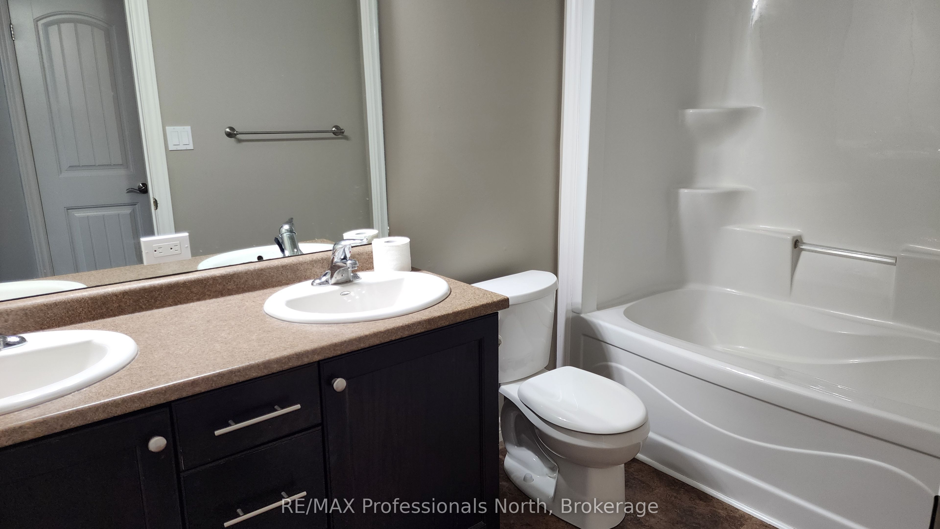 5 Greaves Avenue Property Photo 26