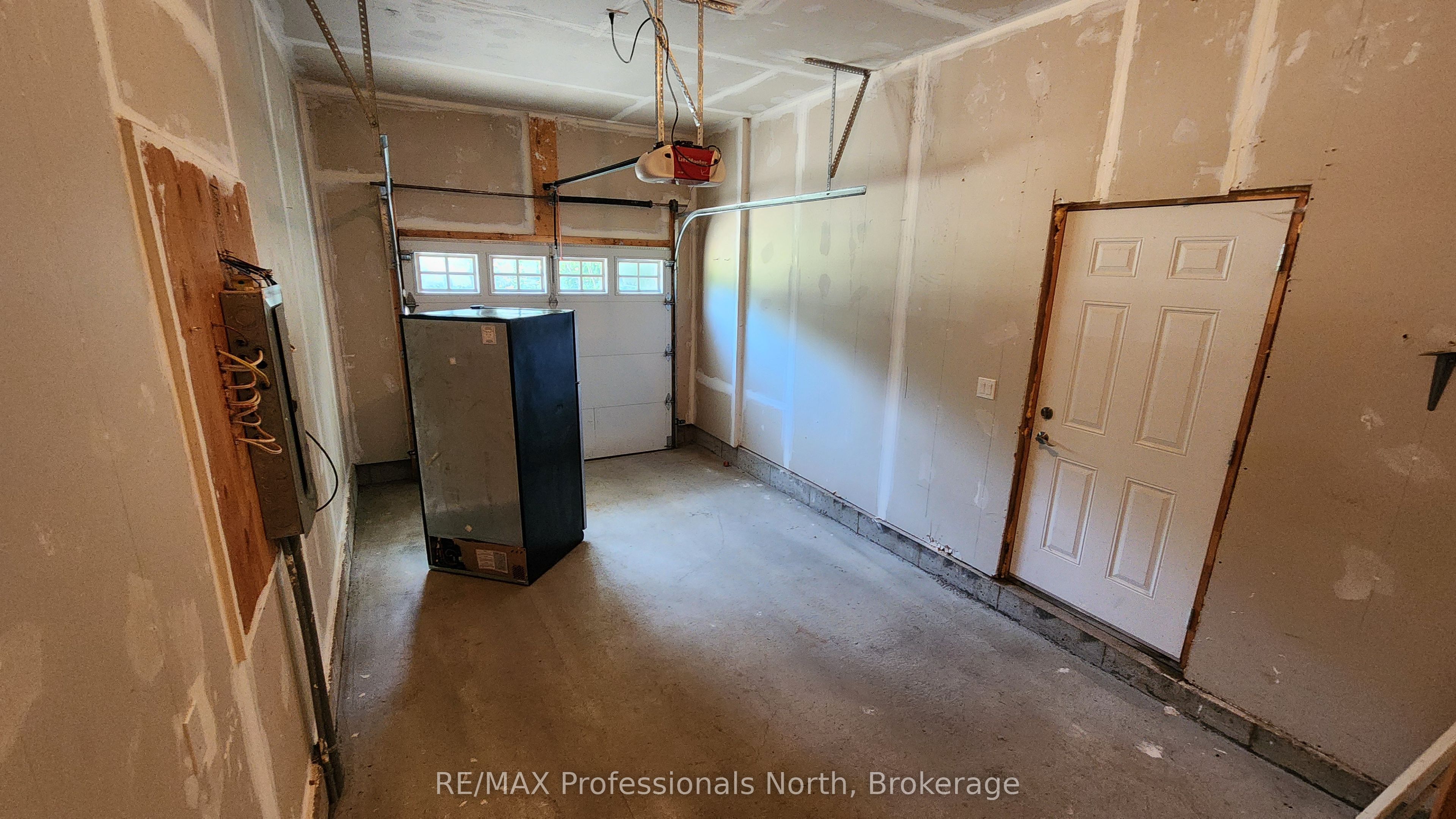 5 Greaves Avenue Property Photo 32