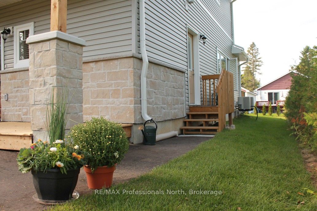 5 Greaves Avenue Property Photo 35