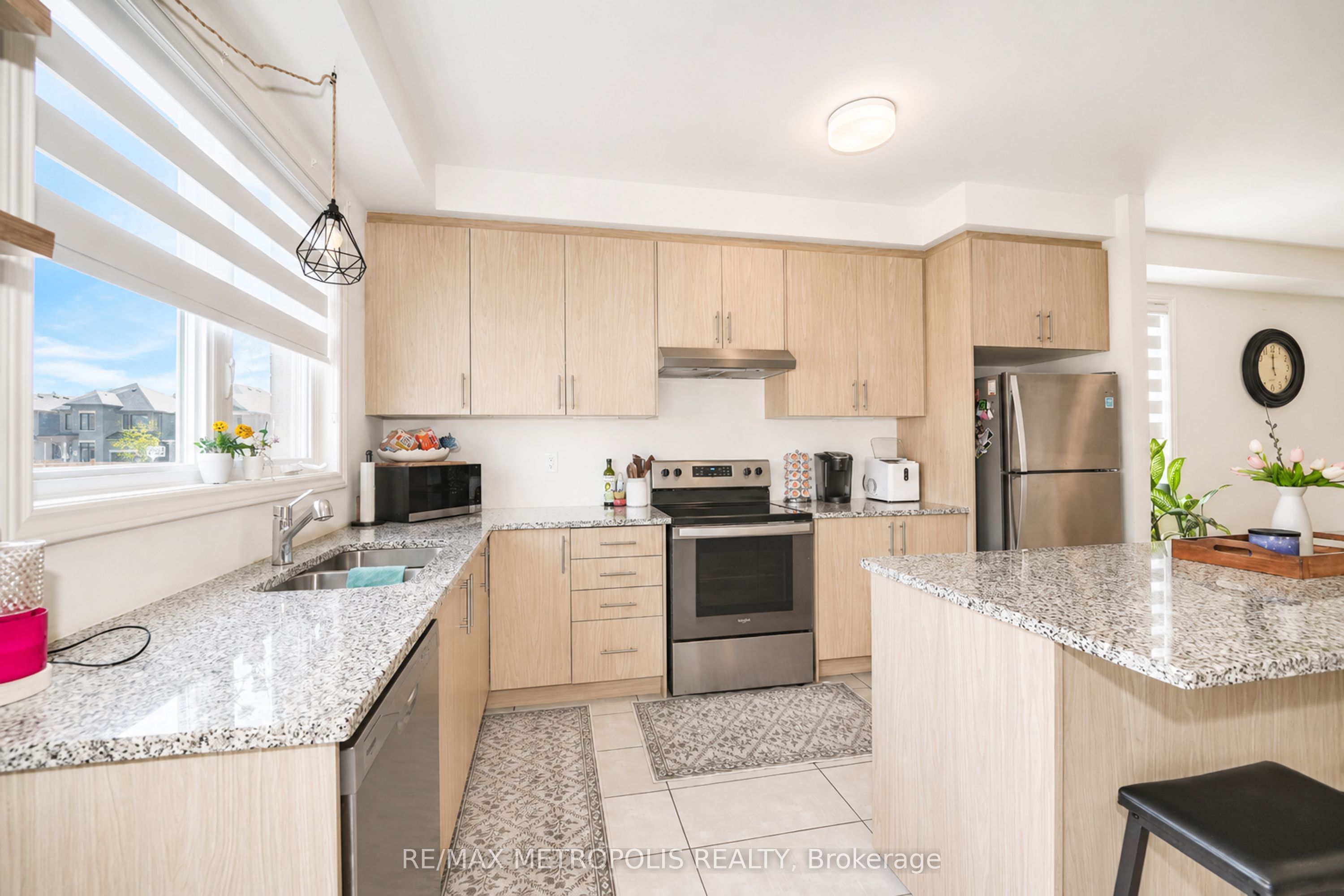 421 Trevor Street Property Photo 33
