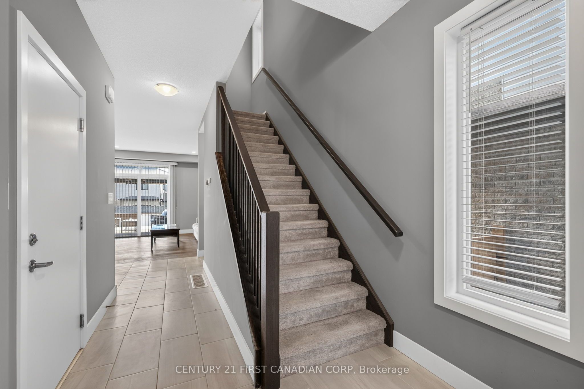 362 Edgevalley Road Property Photo 5