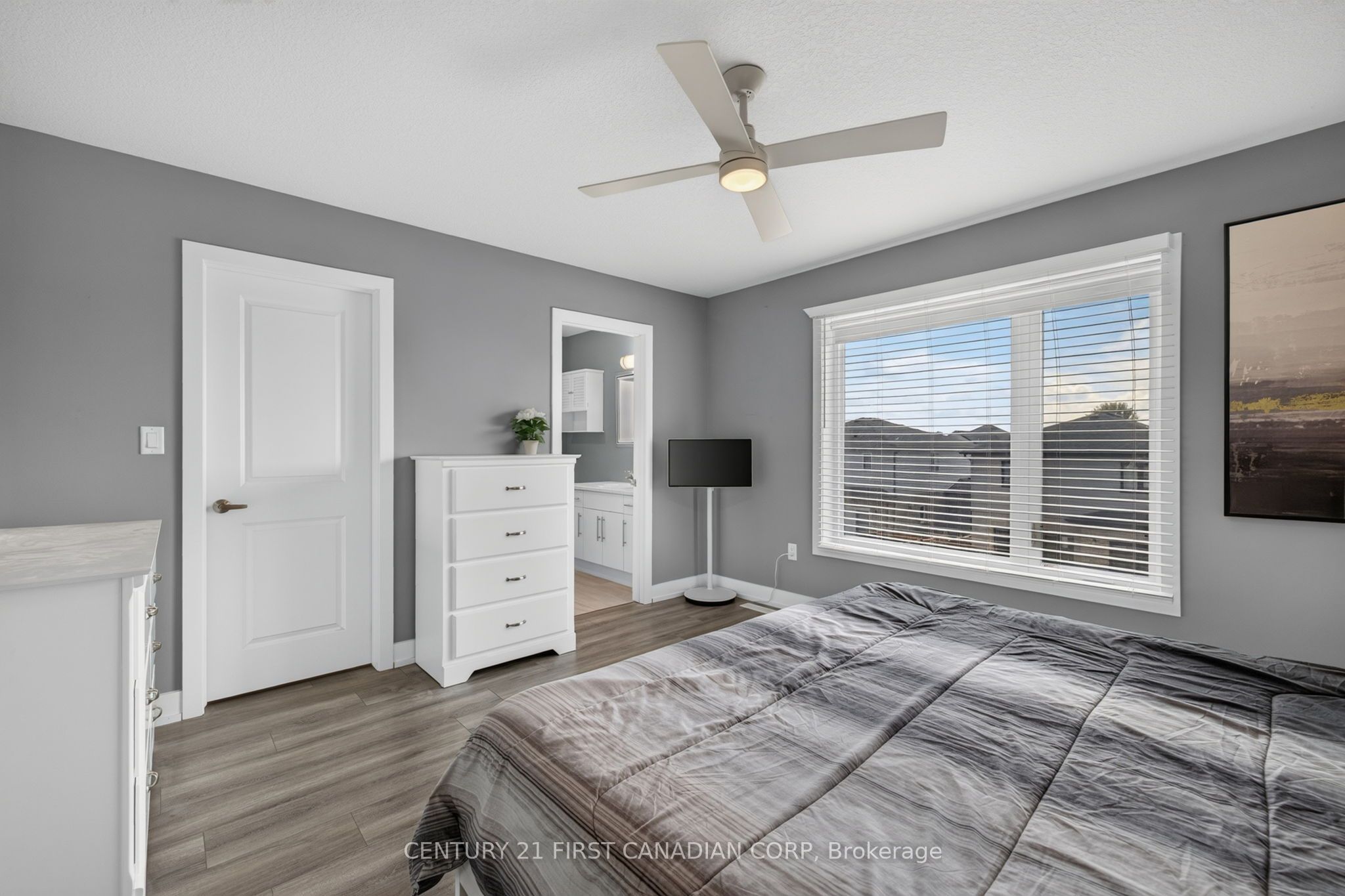 362 Edgevalley Road Property Photo 17