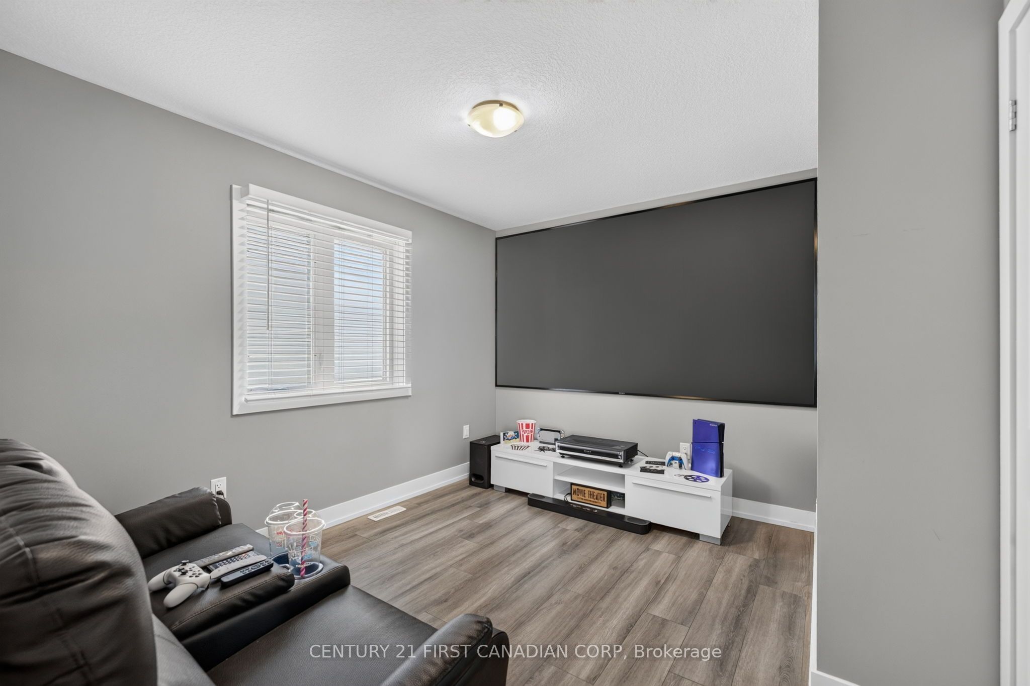 362 Edgevalley Road Property Photo 20