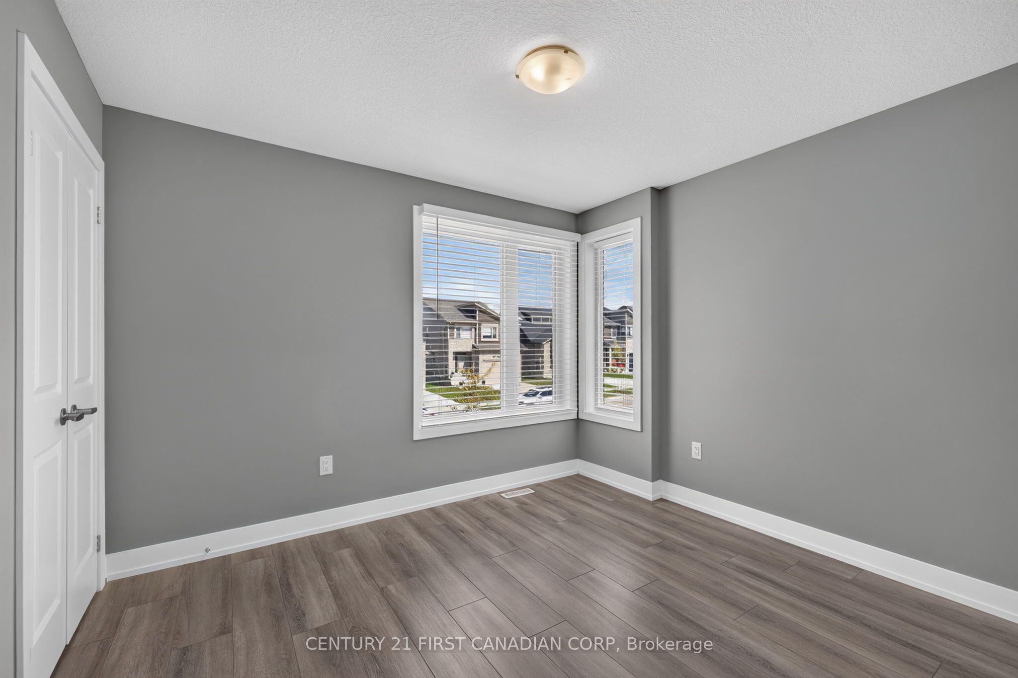 362 Edgevalley Road Property Photo 21