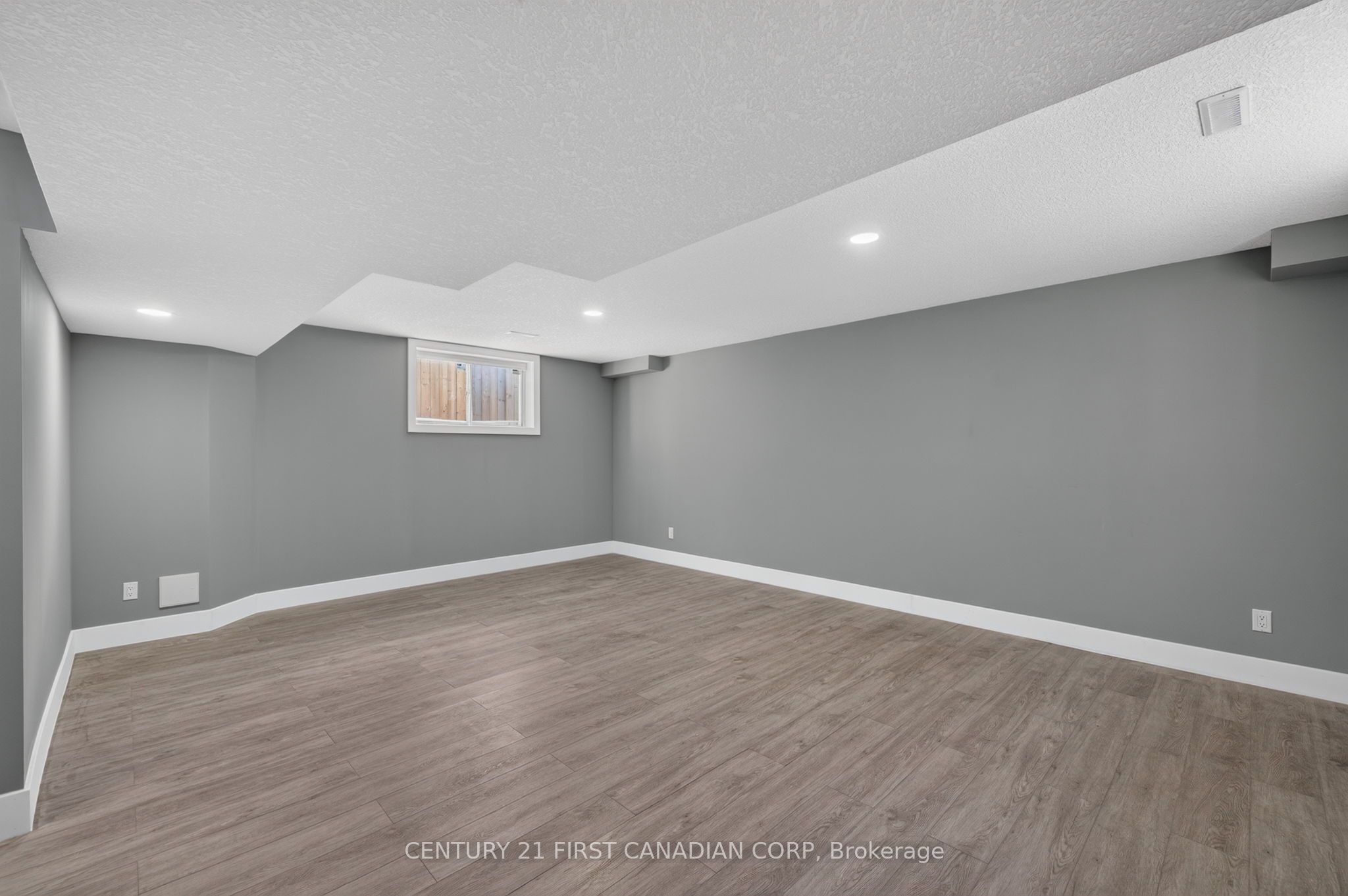 362 Edgevalley Road Property Photo 30