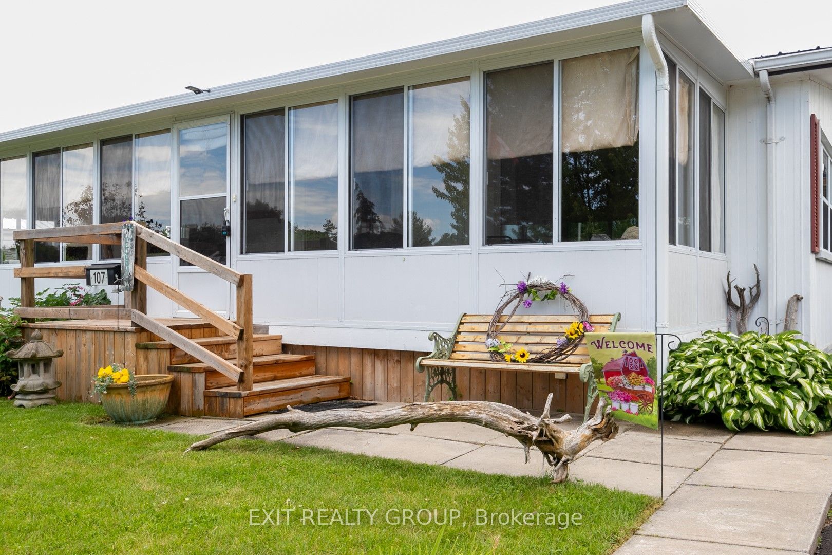 107 Eastview Boulevard Property Photo 3