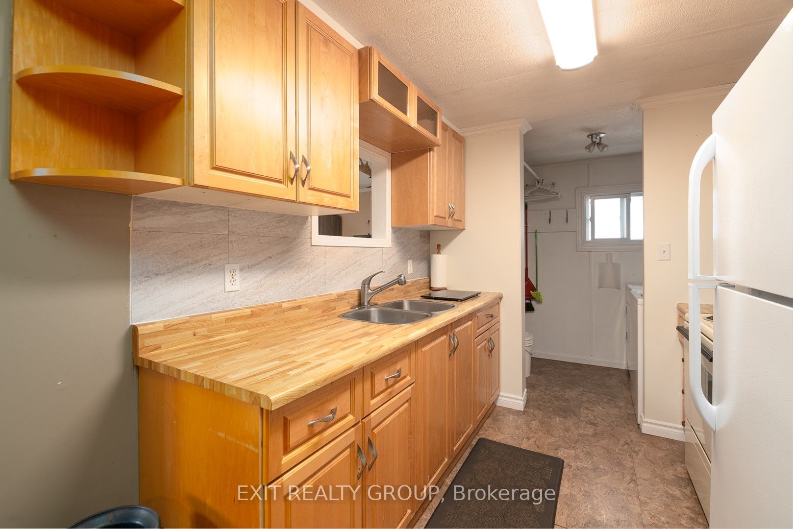 107 Eastview Boulevard Property Photo 8