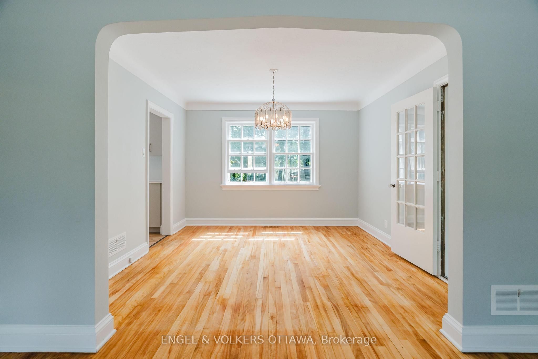 2028 Carling Avenue Property Photo 14